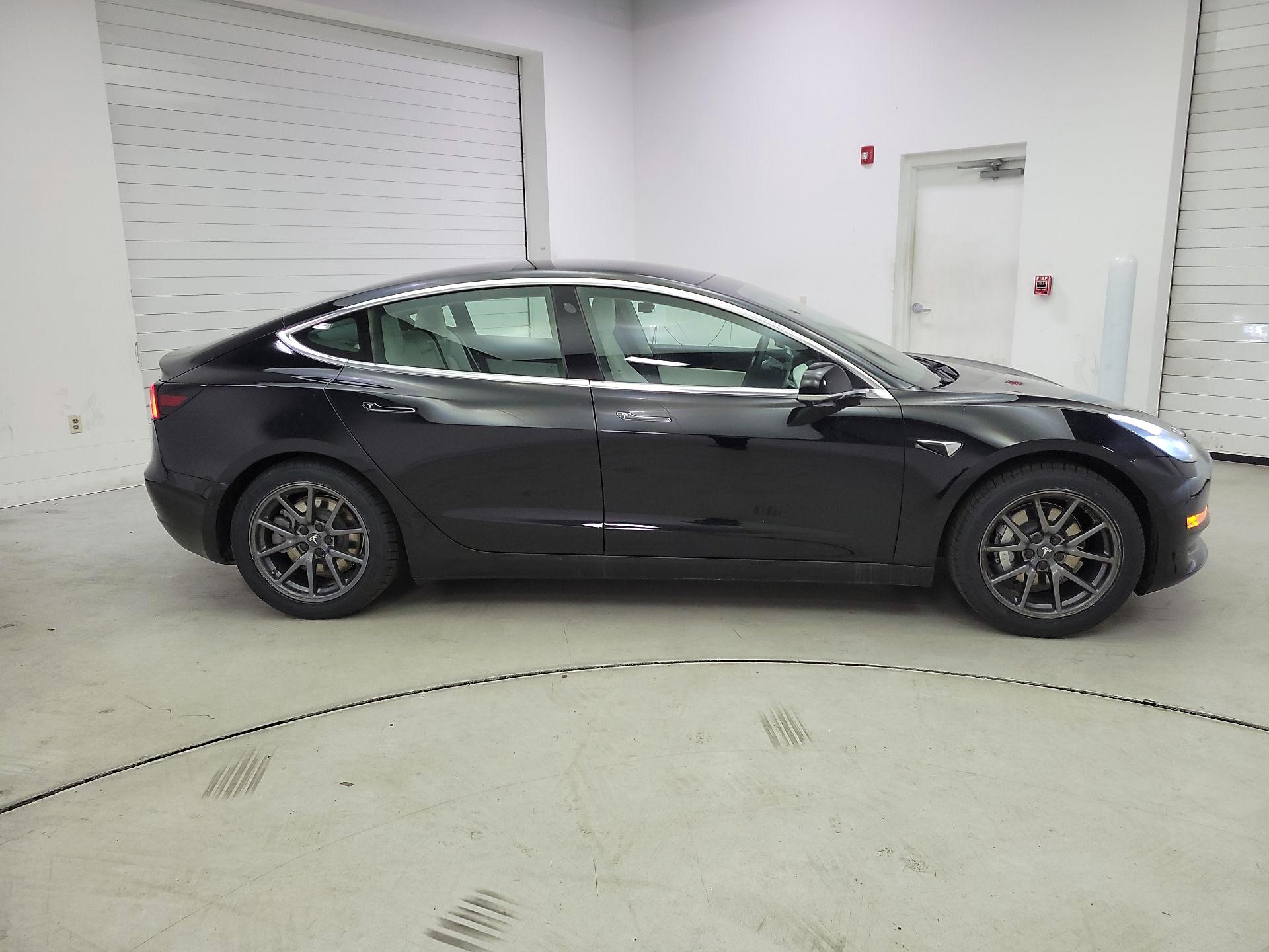 Thumbnail: 2020 Tesla Model 3 - 4