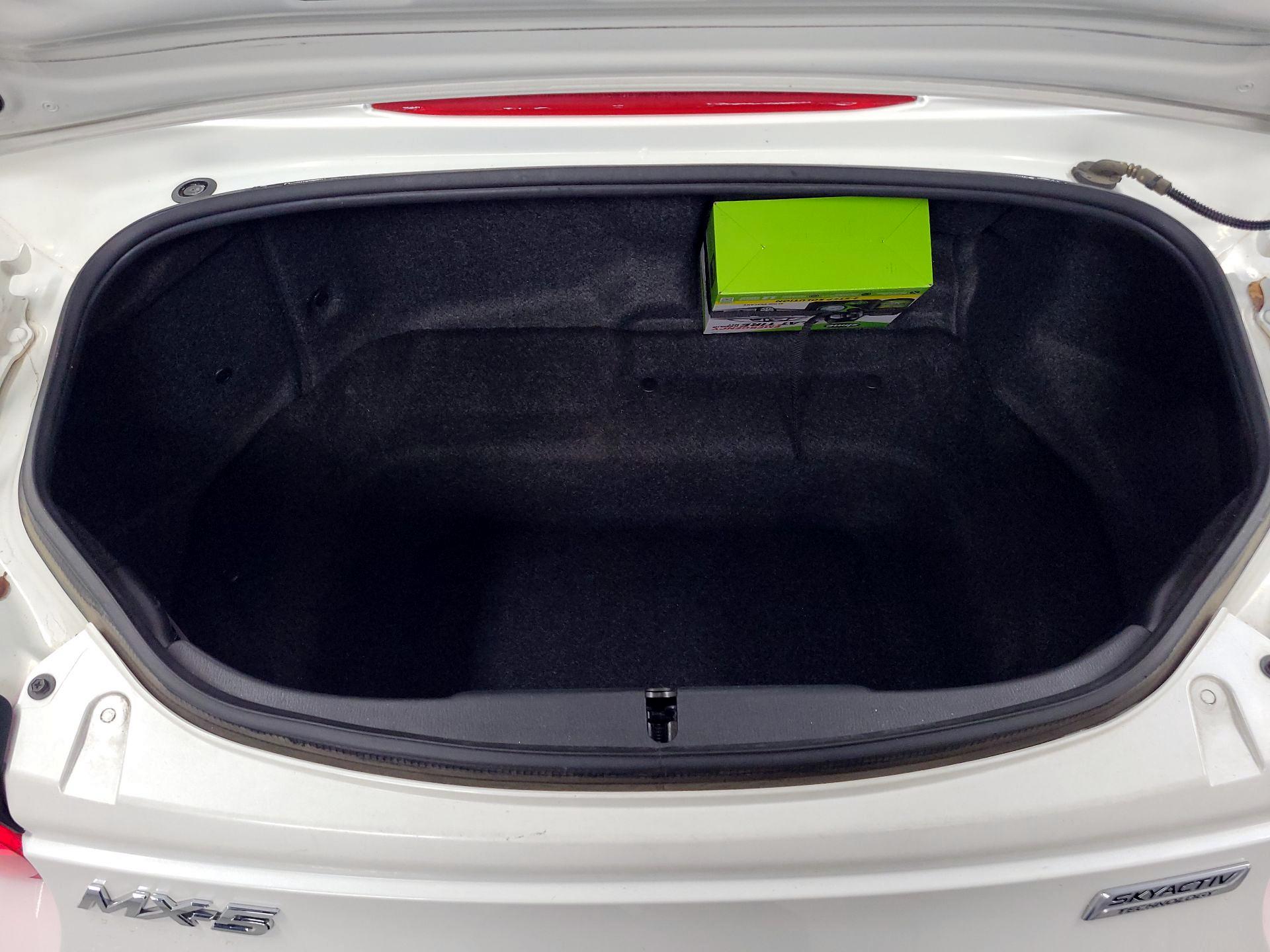 Thumbnail: 2018 Mazda MX-5 Miata - 17