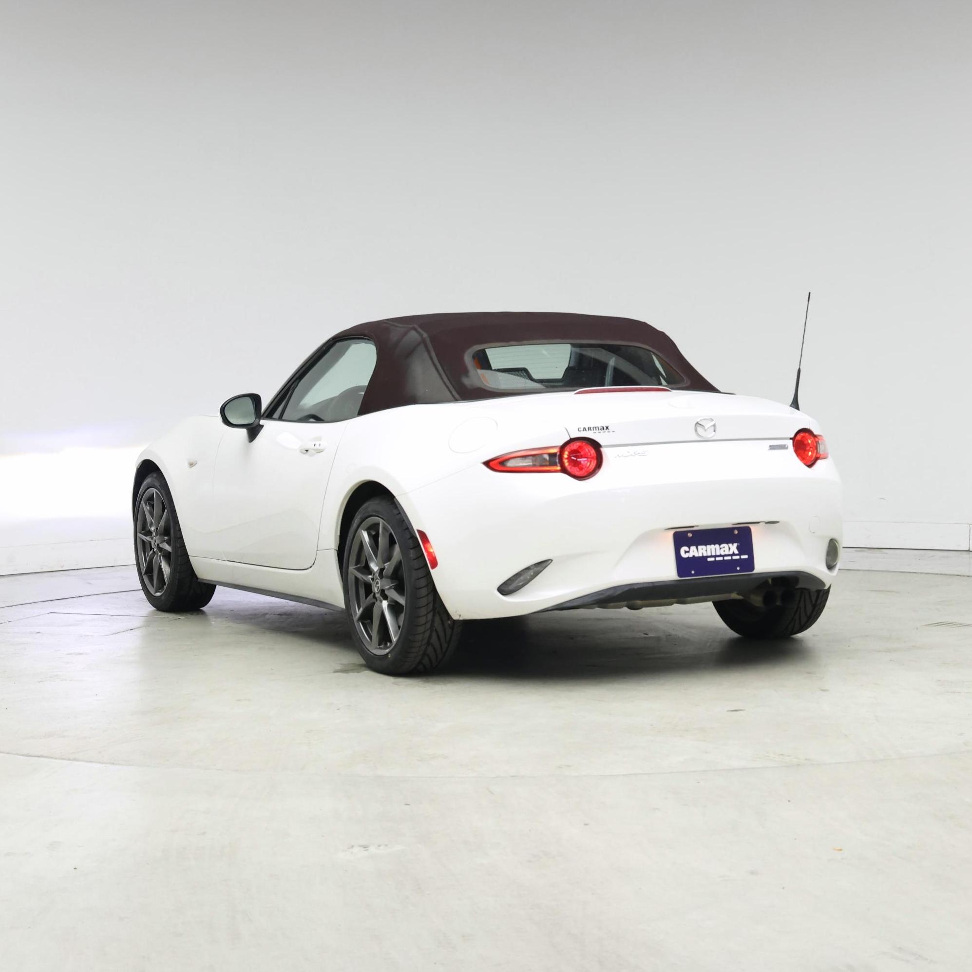 Thumbnail: 2018 Mazda MX-5 Miata - 2