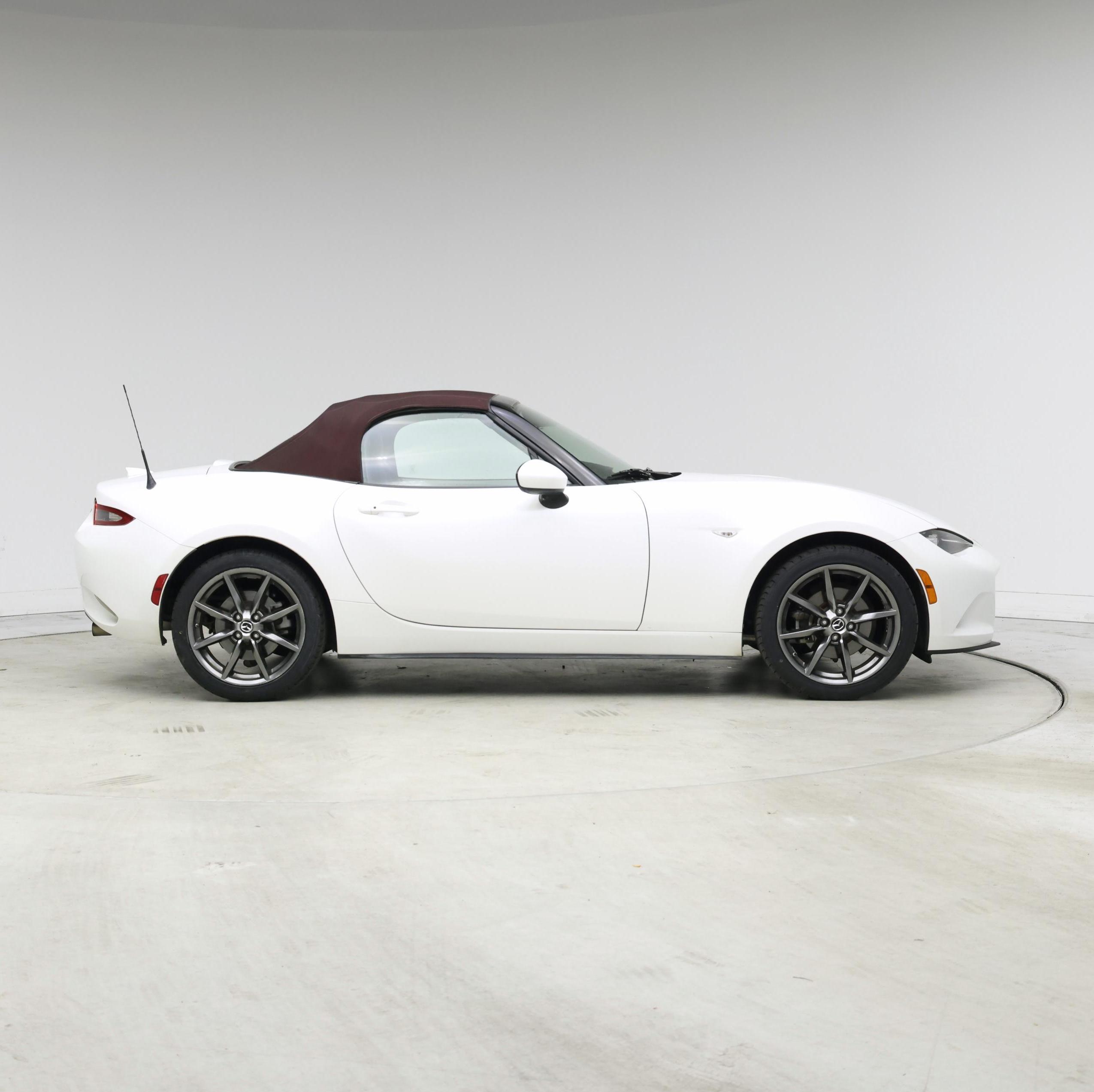 Thumbnail: 2018 Mazda MX-5 Miata - 7