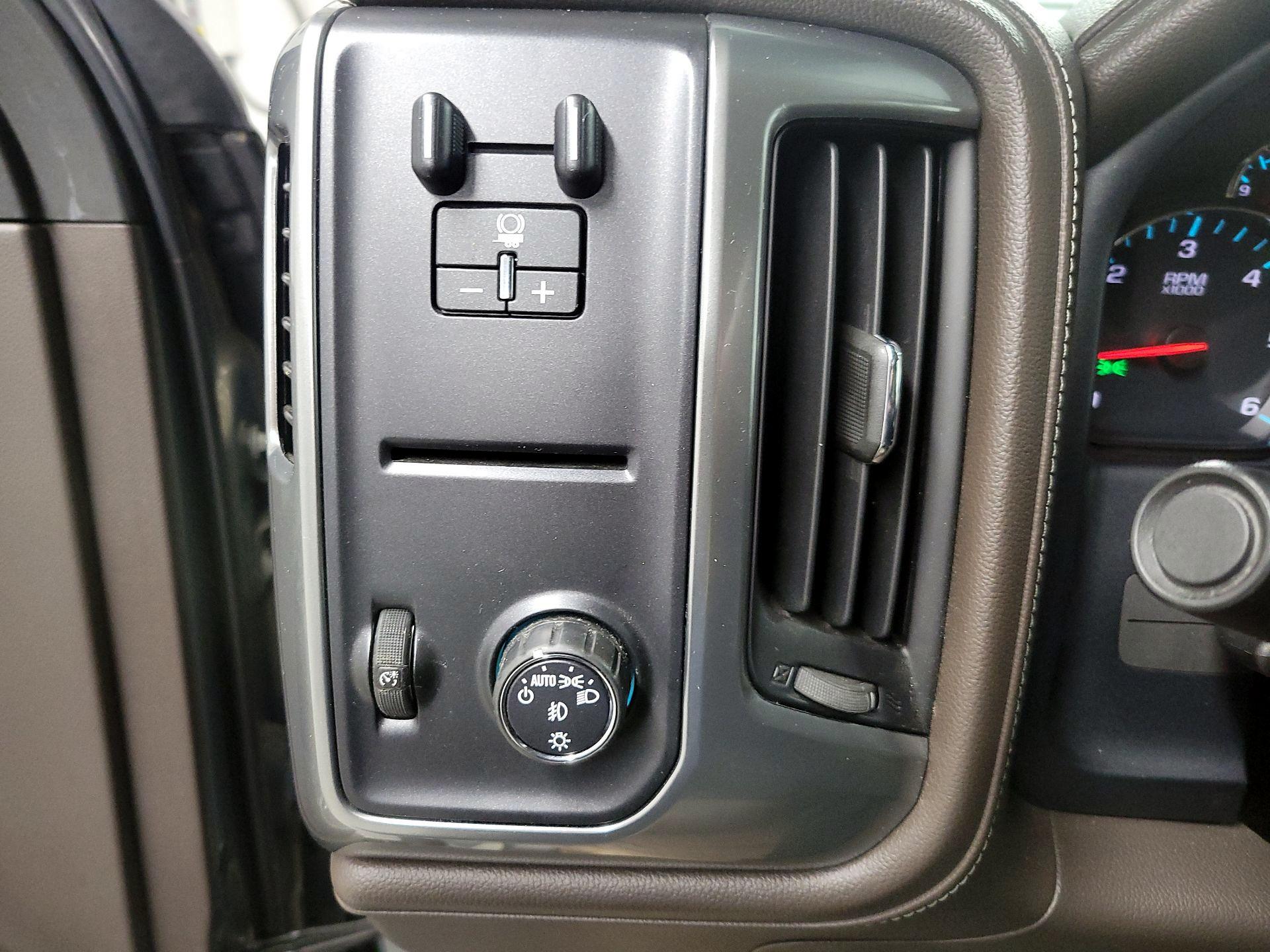 Thumbnail: 2017 Chevrolet Silverado 1500 - 13