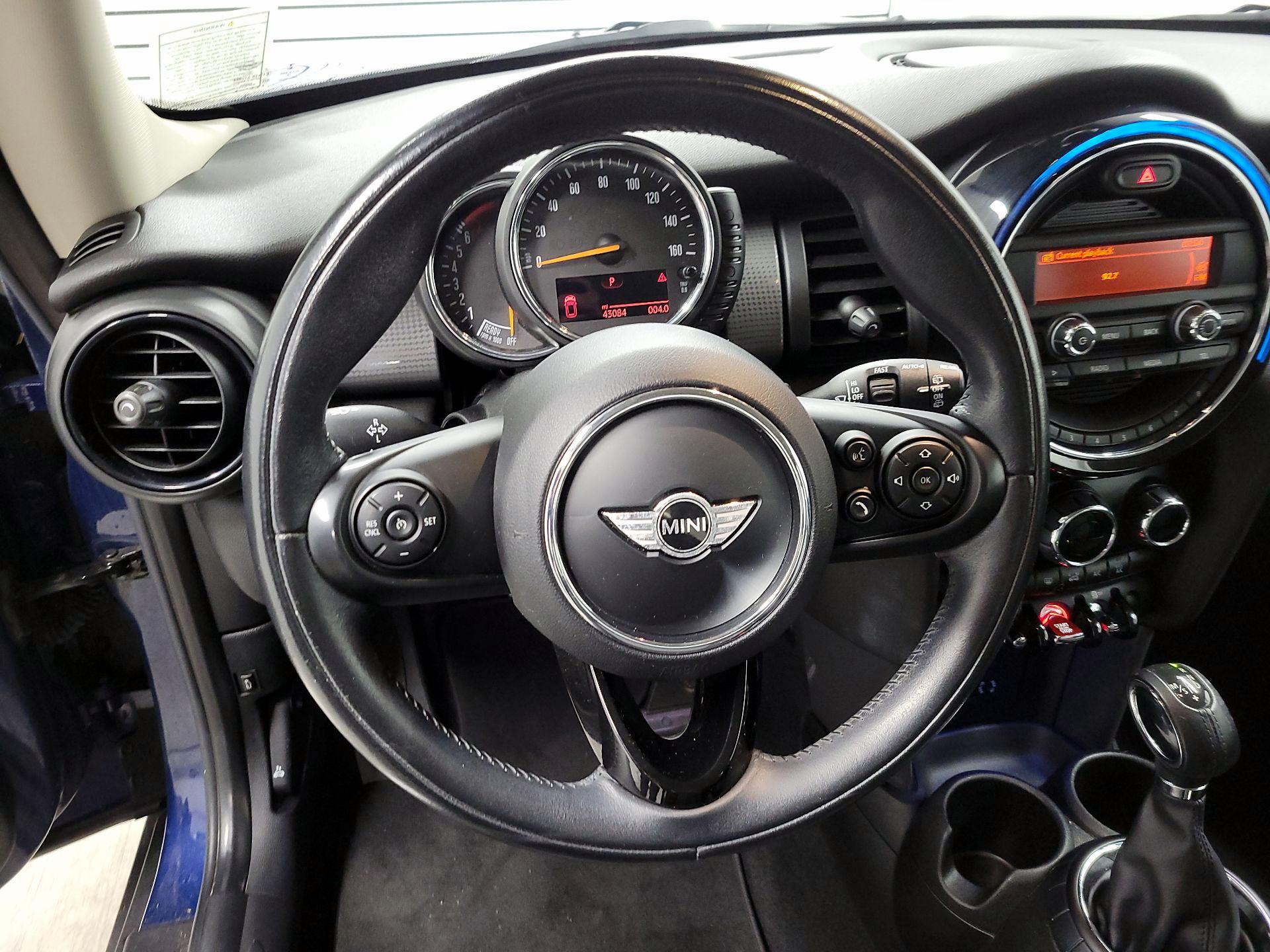 Thumbnail: 2016 MINI Cooper Hardtop - 10