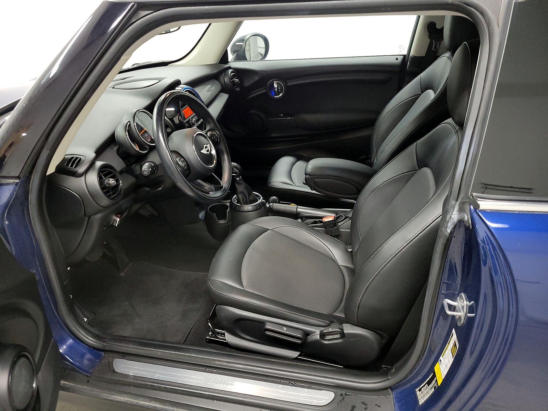 Thumbnail: 2016 MINI Cooper Hardtop - 11