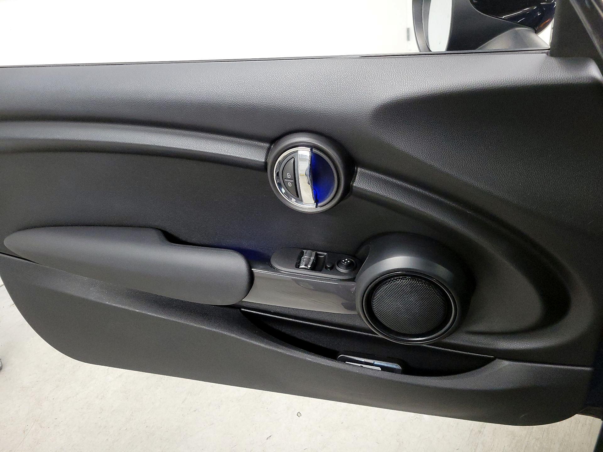 Thumbnail: 2016 MINI Cooper Hardtop - 12