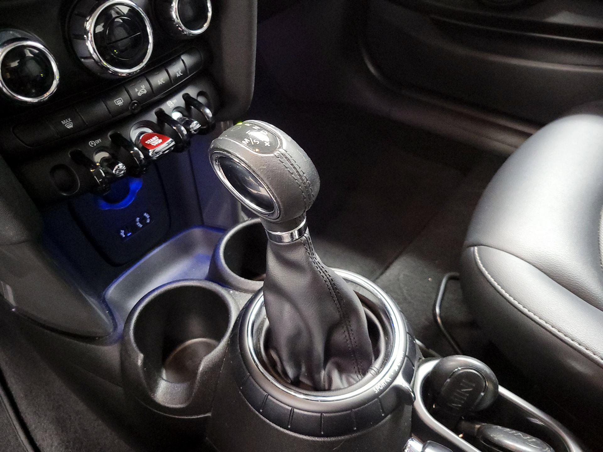 Thumbnail: 2016 MINI Cooper Hardtop - 16