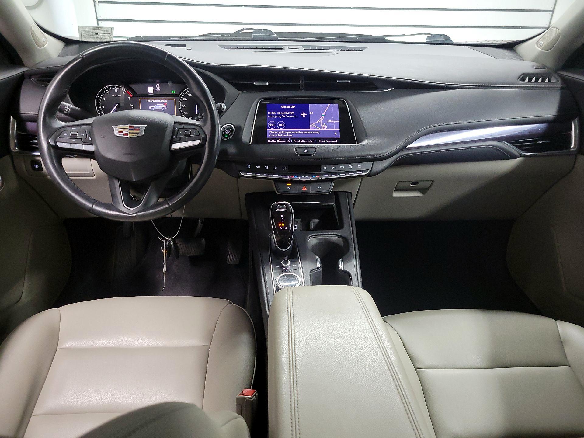 Thumbnail: 2022 Cadillac XT4 - 9