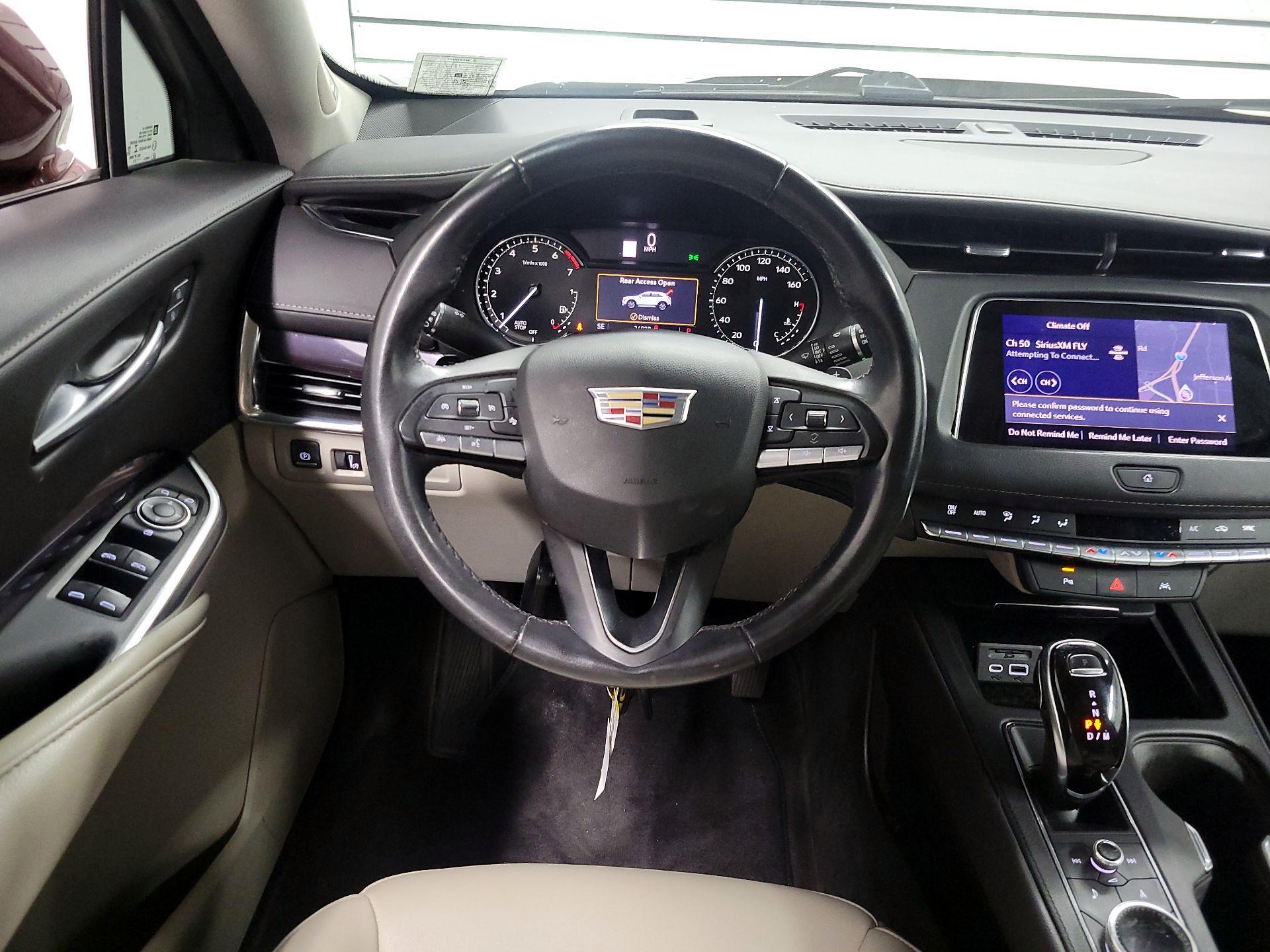 Thumbnail: 2022 Cadillac XT4 - 10