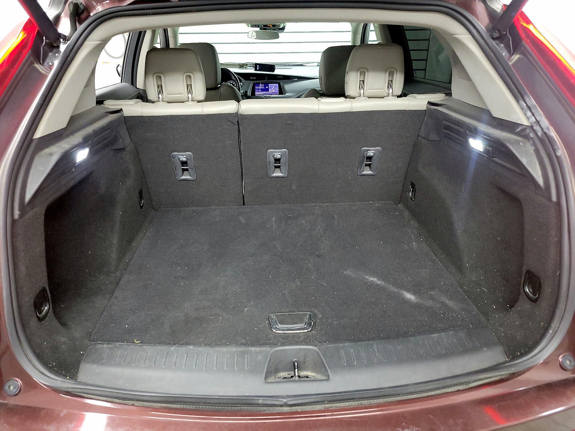 Thumbnail: 2022 Cadillac XT4 - 19