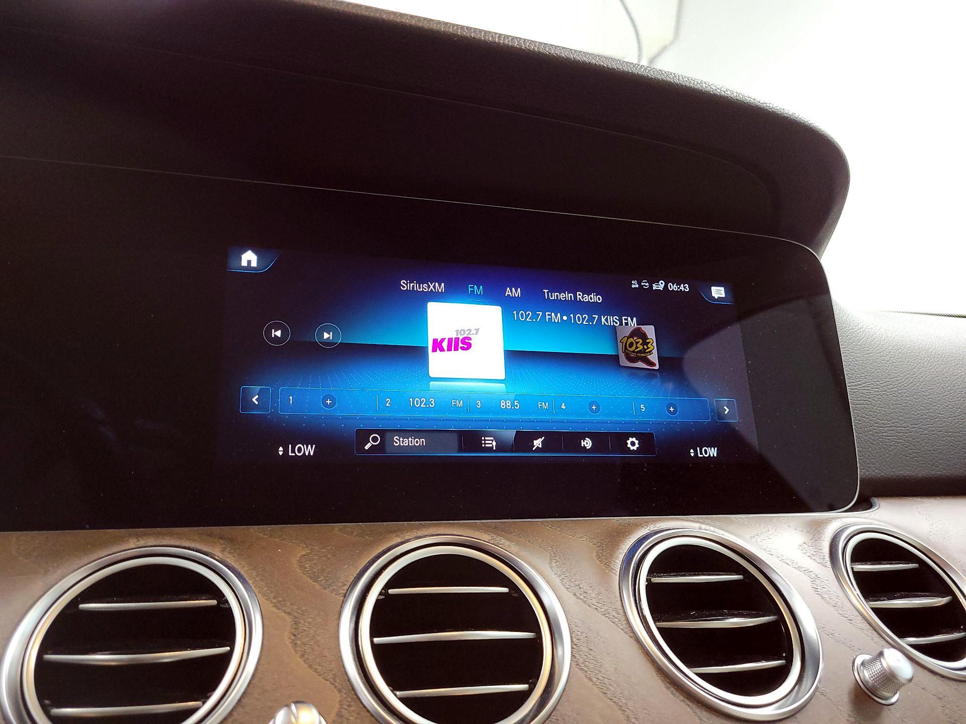 Thumbnail: 2022 Mercedes-Benz E-Class - 16