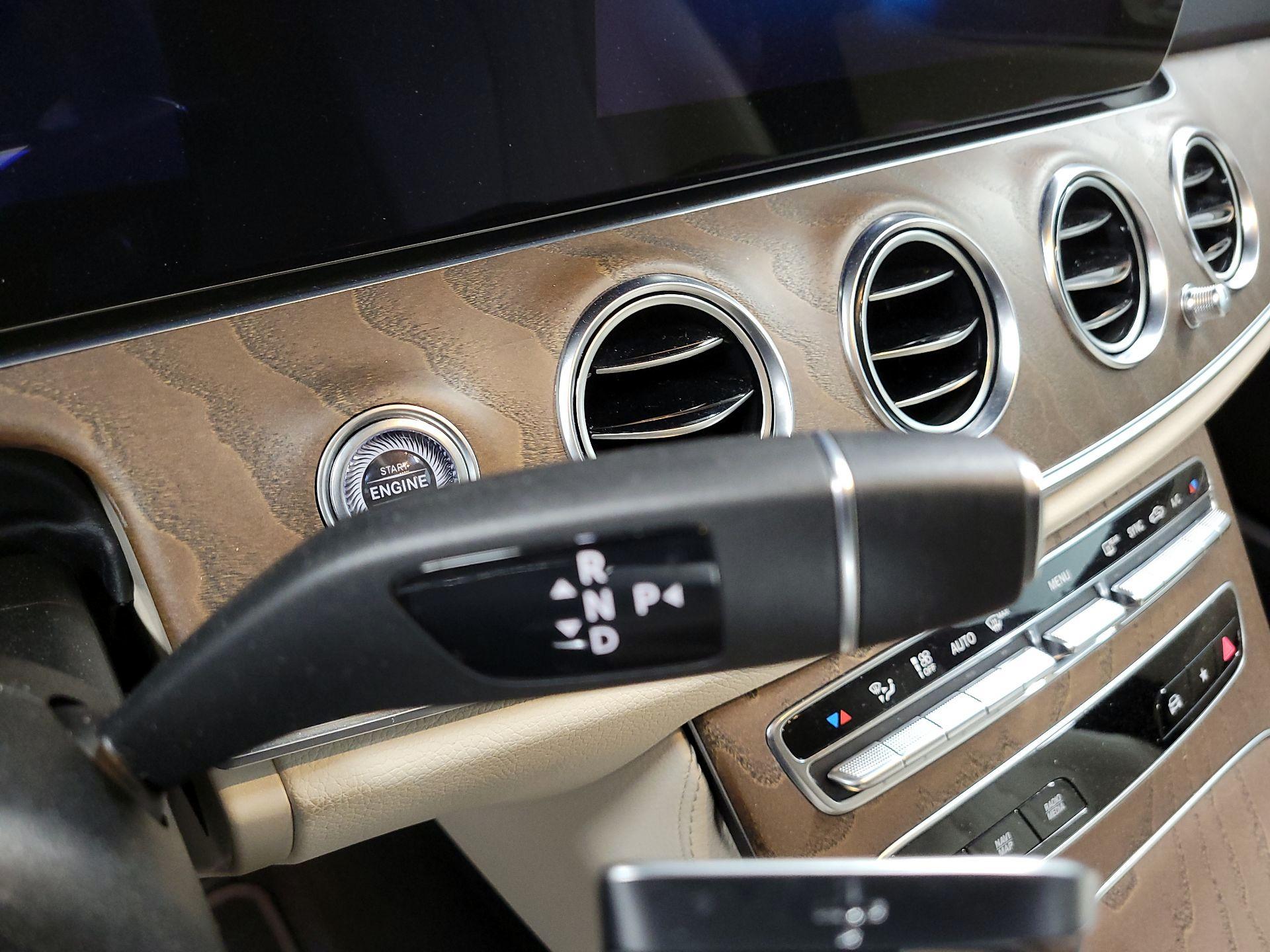 Thumbnail: 2022 Mercedes-Benz E-Class - 18