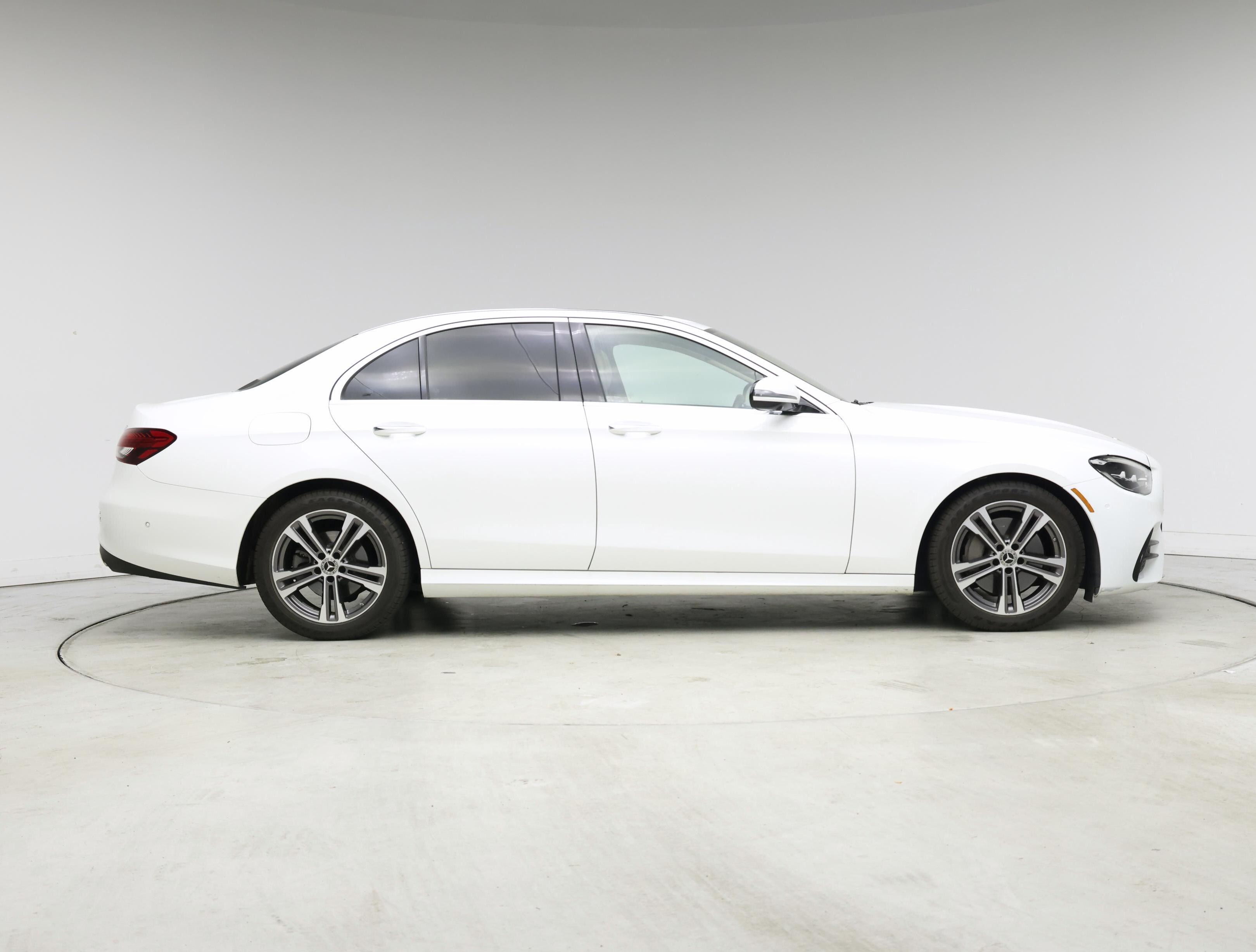 Thumbnail: 2022 Mercedes-Benz E-Class - 7