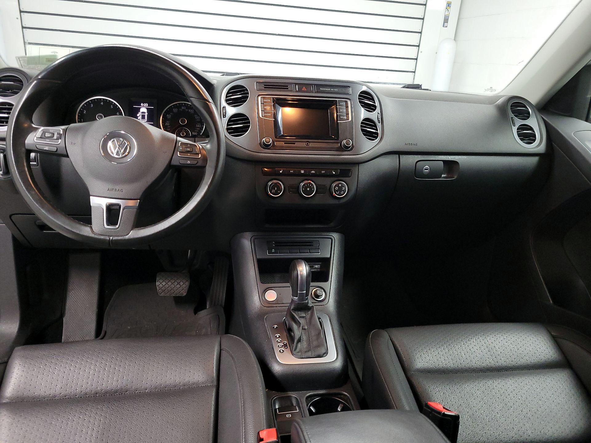 Thumbnail: 2016 Volkswagen Tiguan - 9