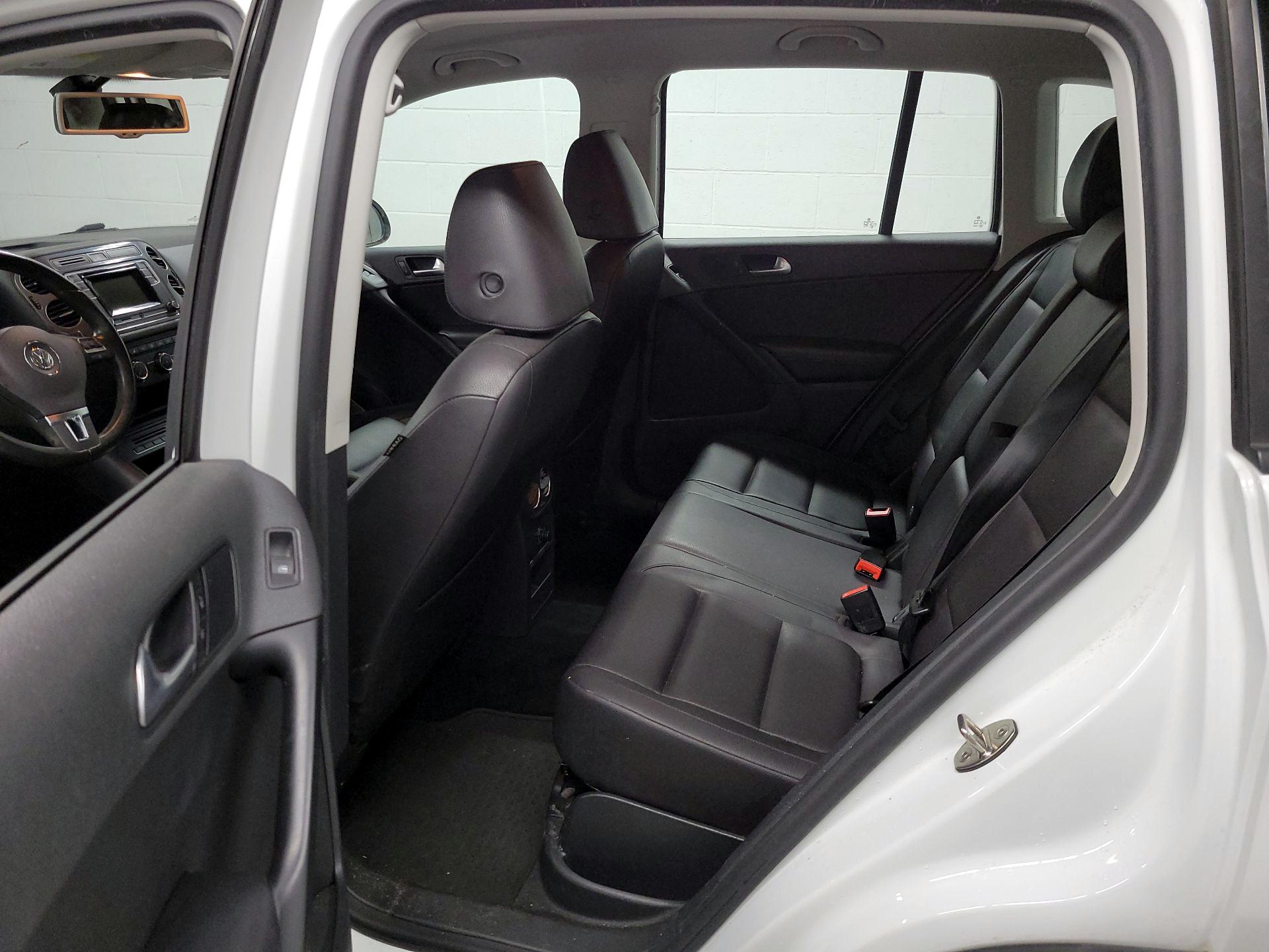 Thumbnail: 2016 Volkswagen Tiguan - 19