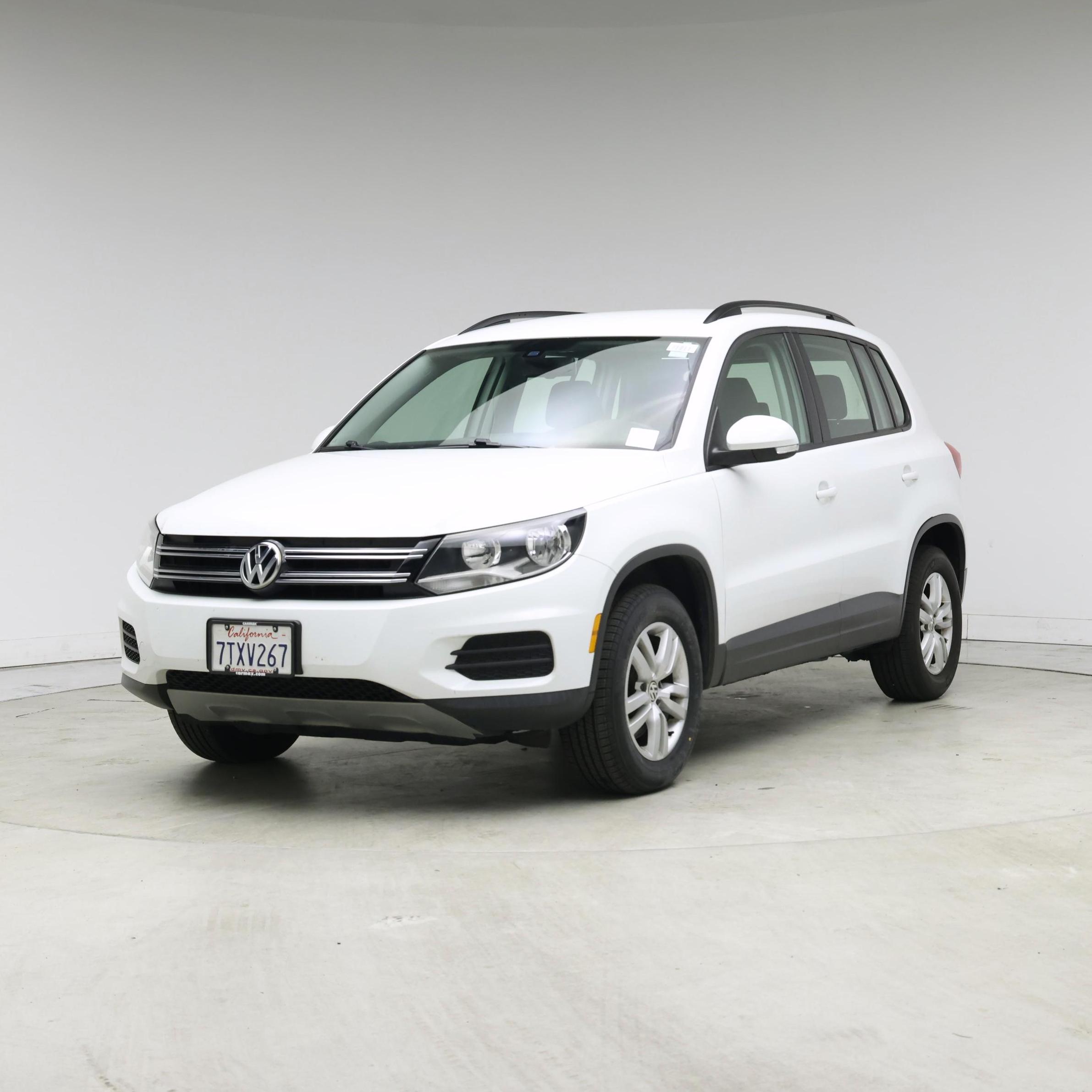 Thumbnail: 2016 Volkswagen Tiguan - 4
