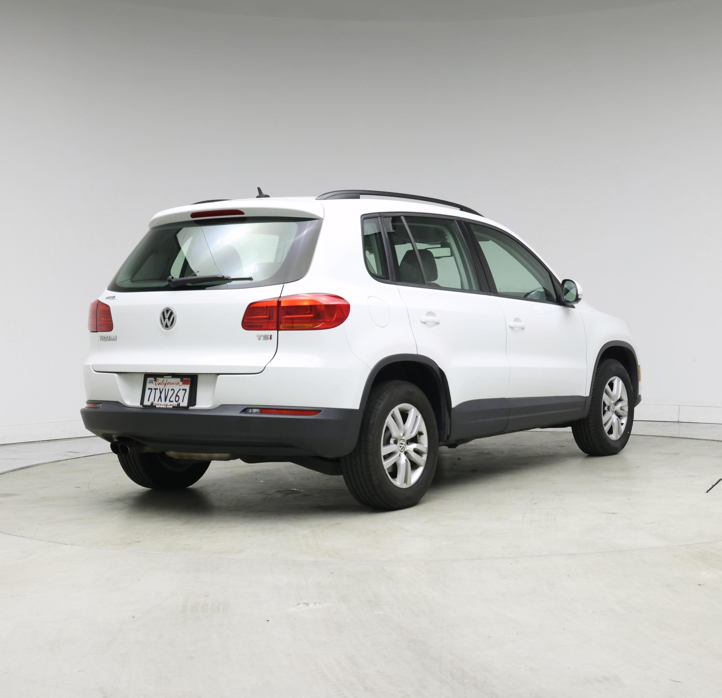 Thumbnail: 2016 Volkswagen Tiguan - 8