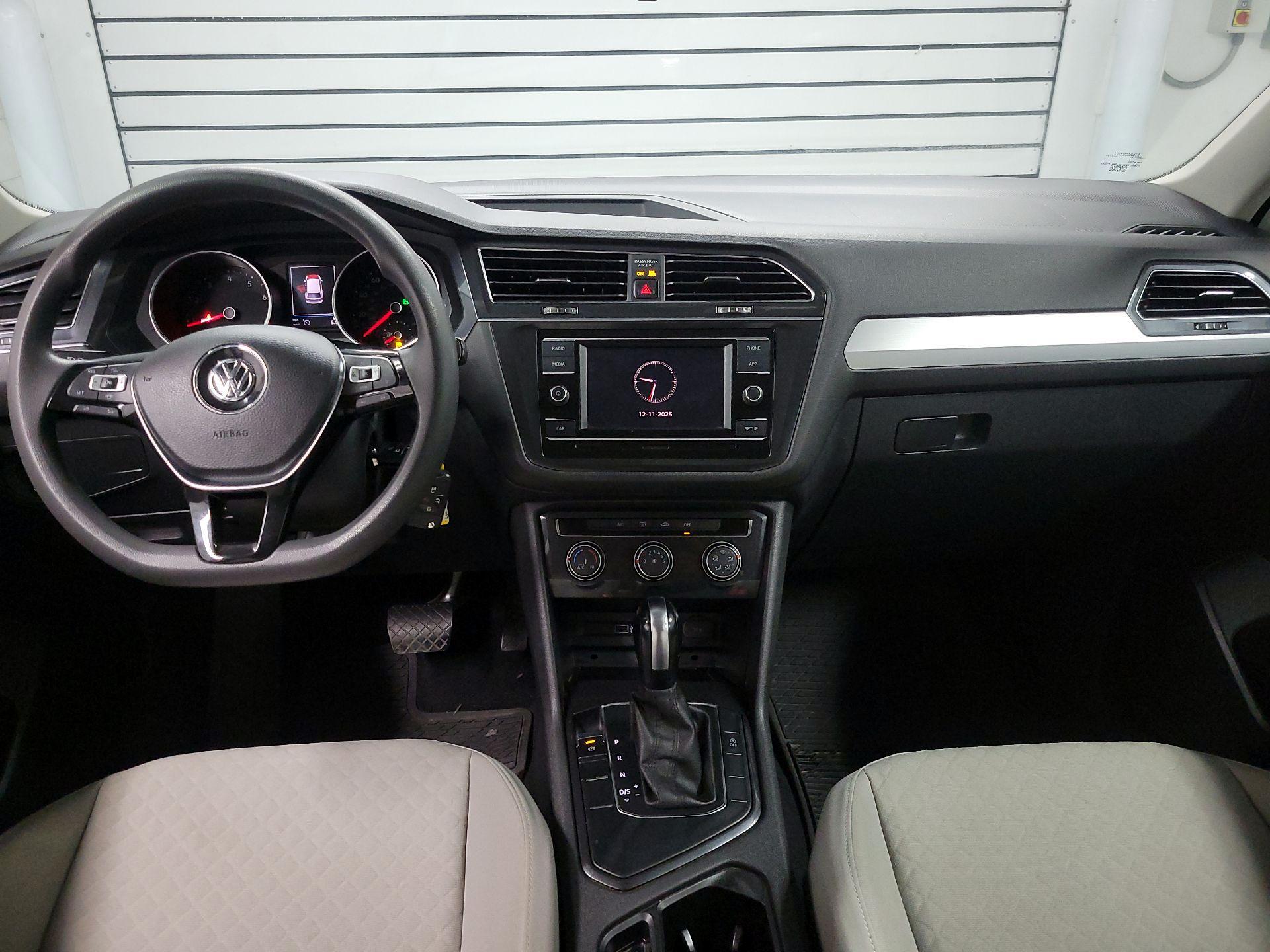 Thumbnail: 2019 Volkswagen Tiguan - 9