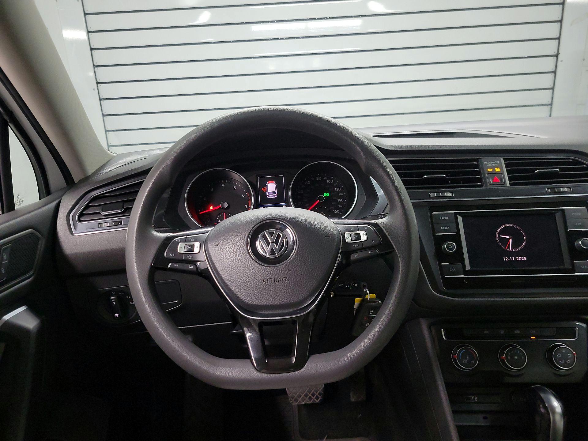 Thumbnail: 2019 Volkswagen Tiguan - 10