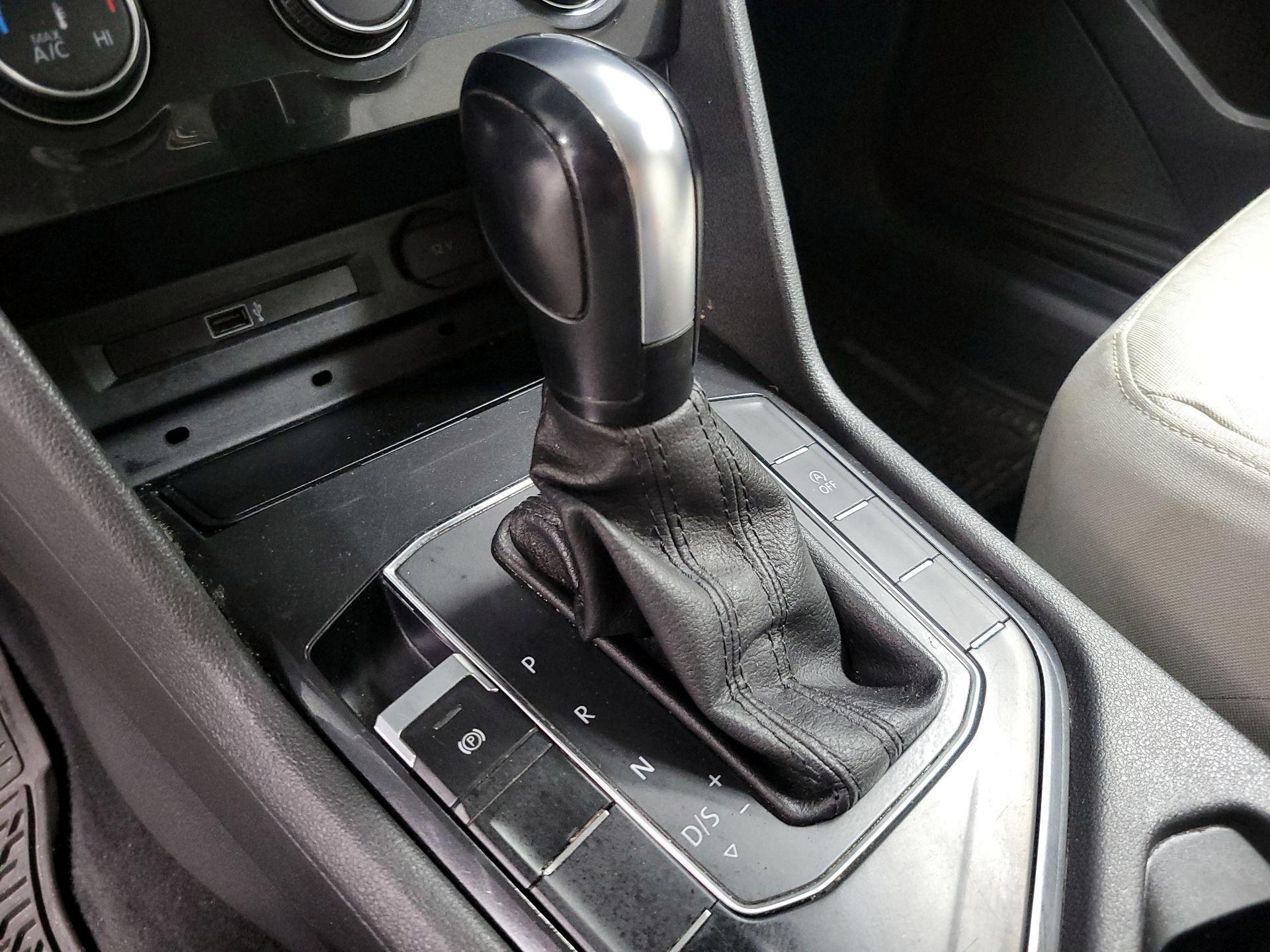 Thumbnail: 2019 Volkswagen Tiguan - 17