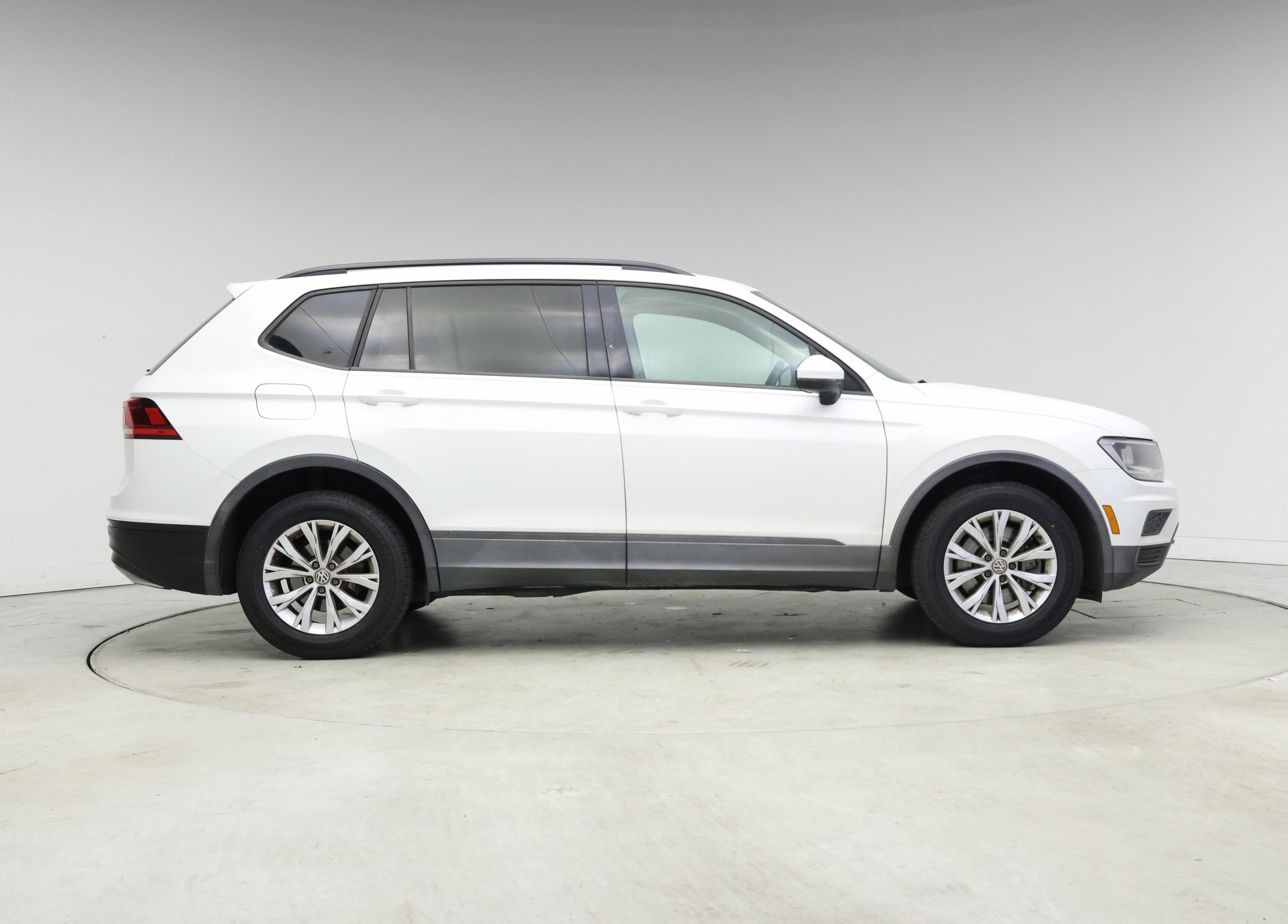 Thumbnail: 2019 Volkswagen Tiguan - 7