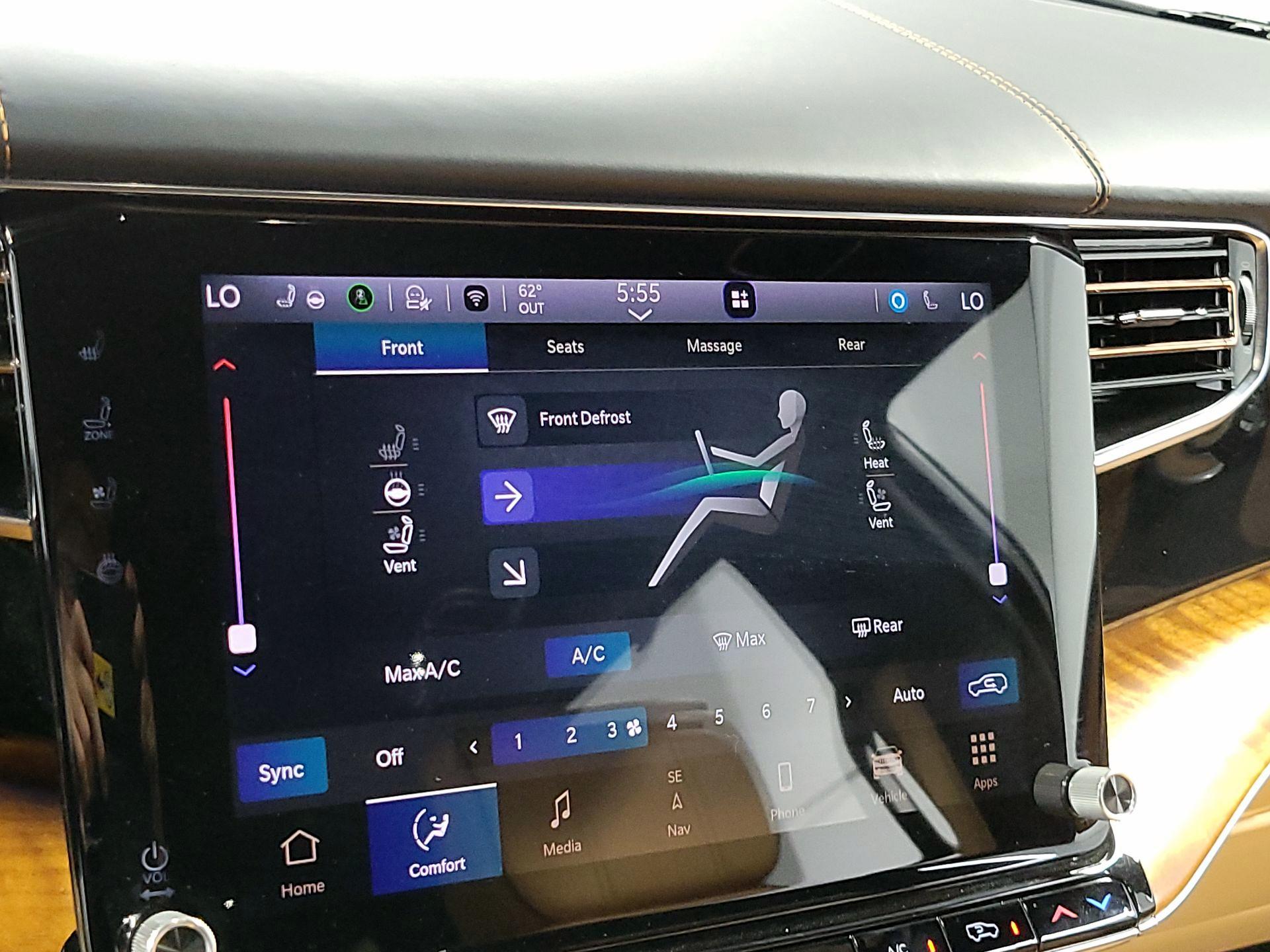 Thumbnail: 2022 Jeep Grand Wagoneer - 14