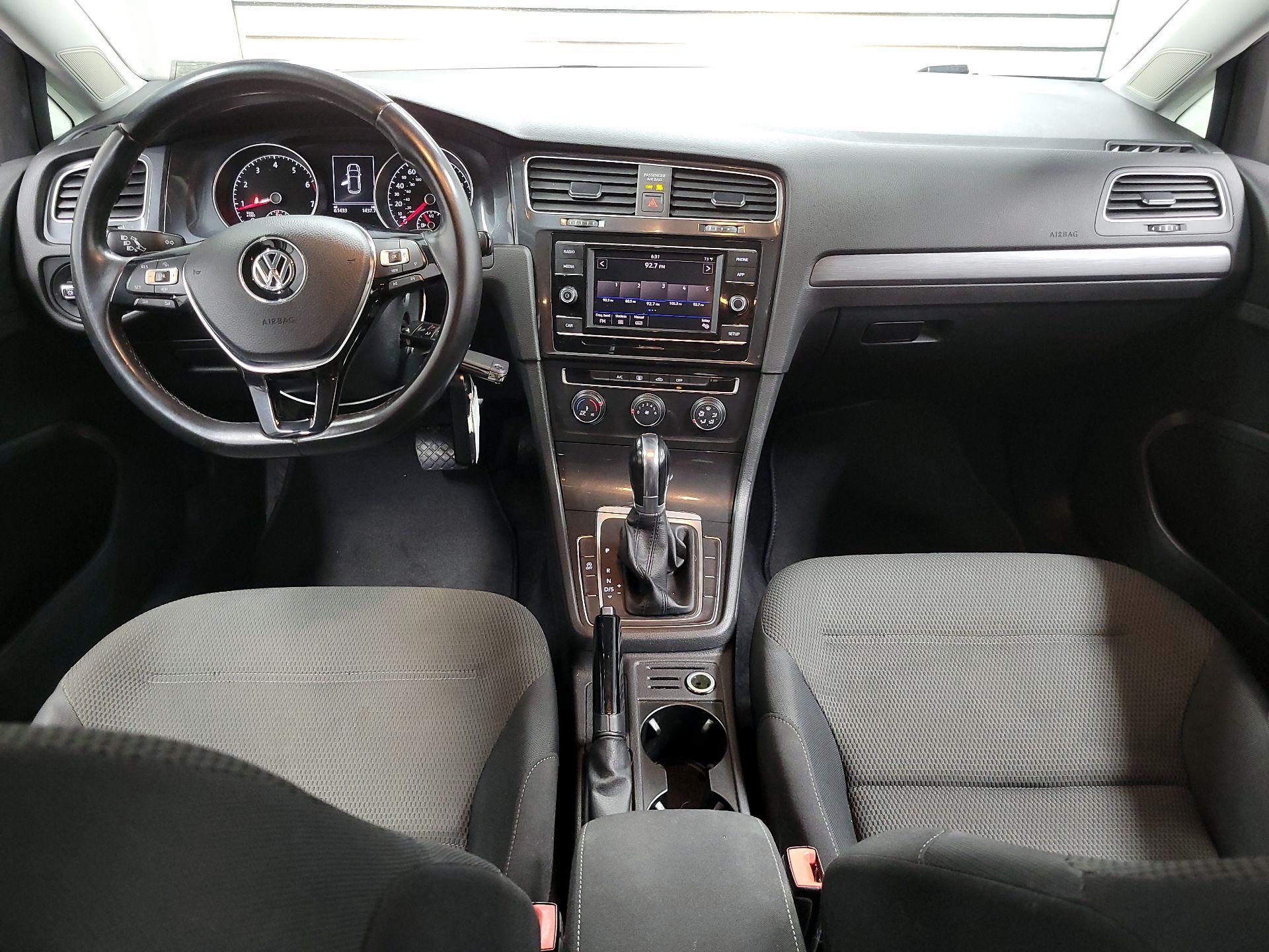 Thumbnail: 2019 Volkswagen Golf - 9