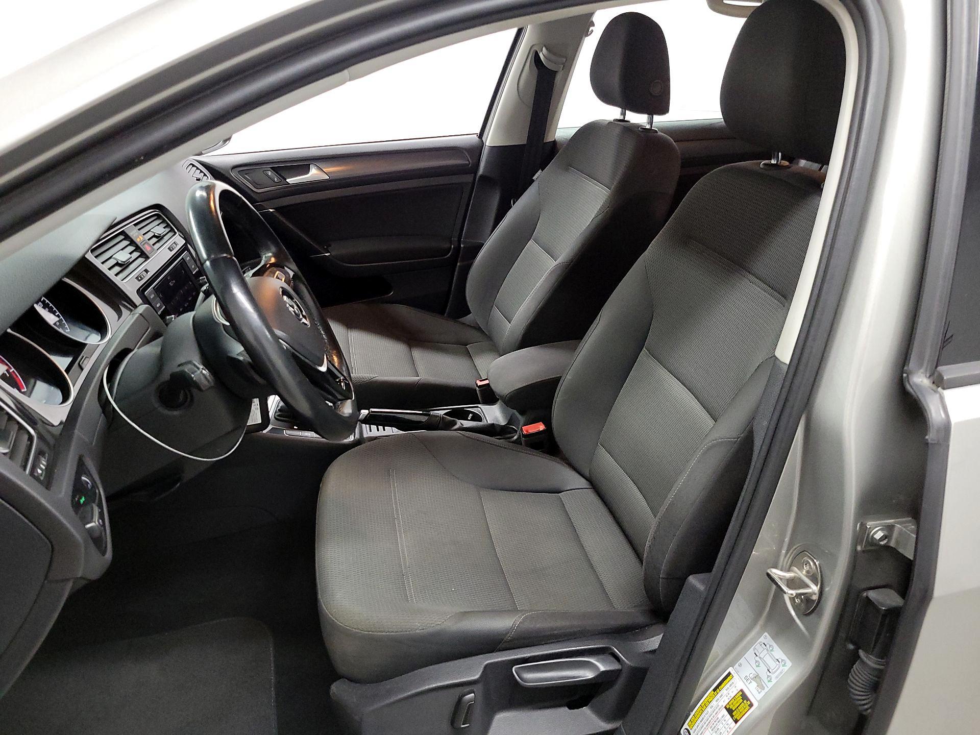 Thumbnail: 2019 Volkswagen Golf - 11