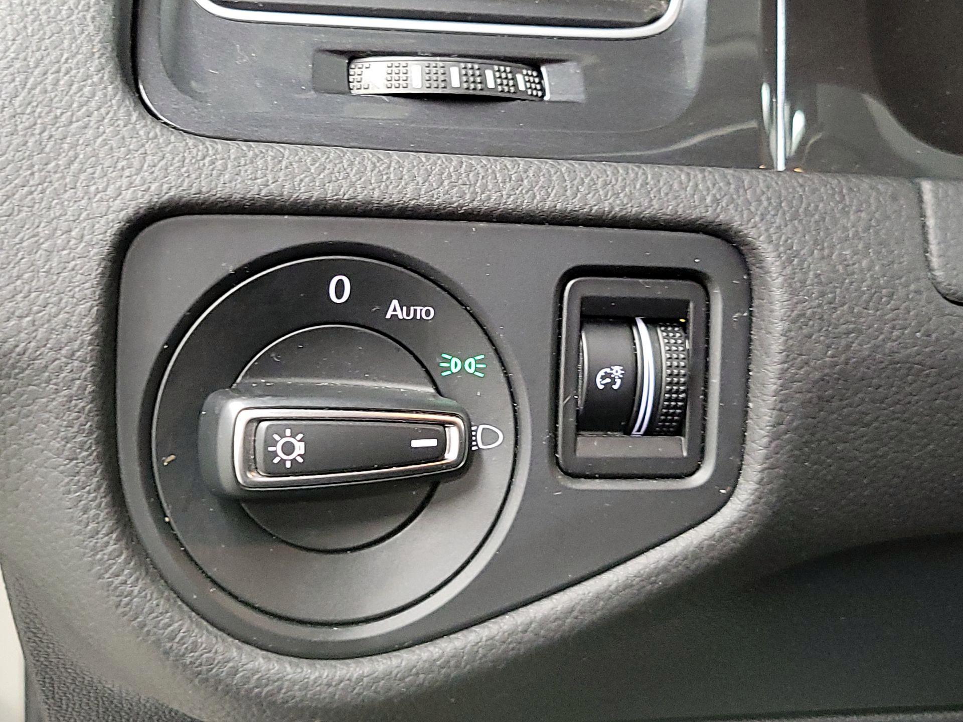 Thumbnail: 2019 Volkswagen Golf - 13