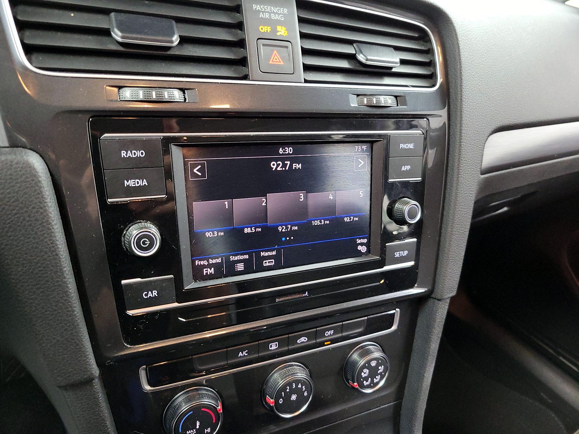 Thumbnail: 2019 Volkswagen Golf - 15