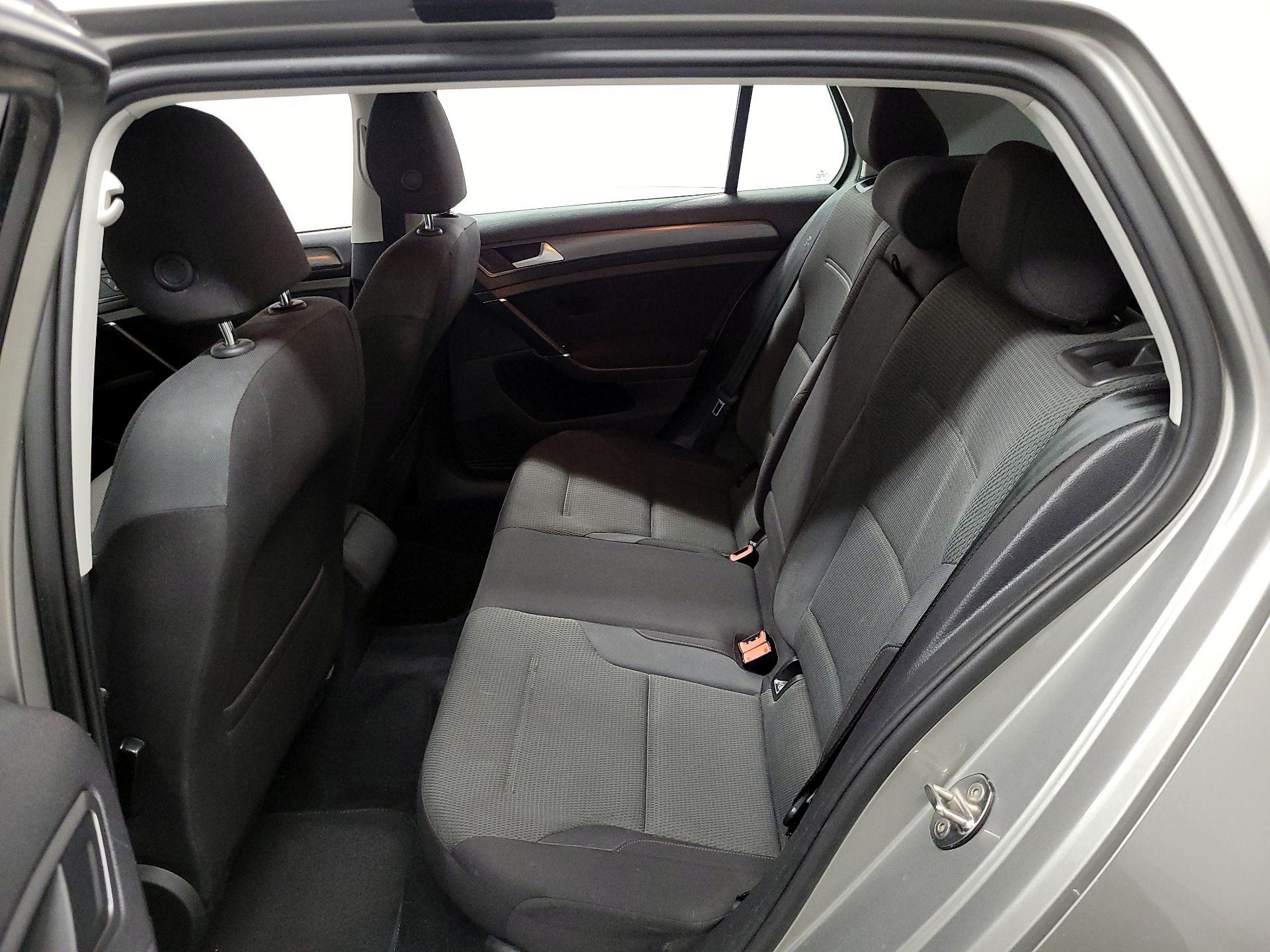 Thumbnail: 2019 Volkswagen Golf - 18