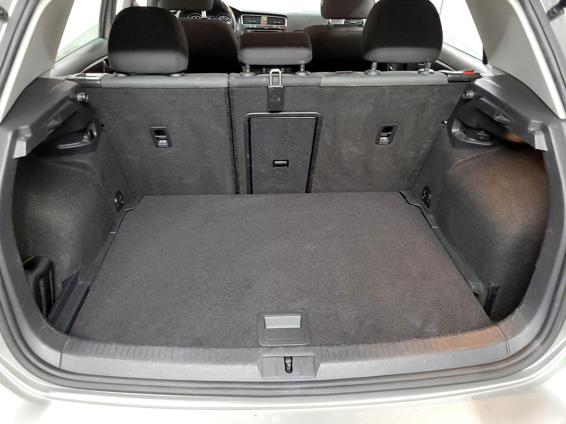 Thumbnail: 2019 Volkswagen Golf - 19