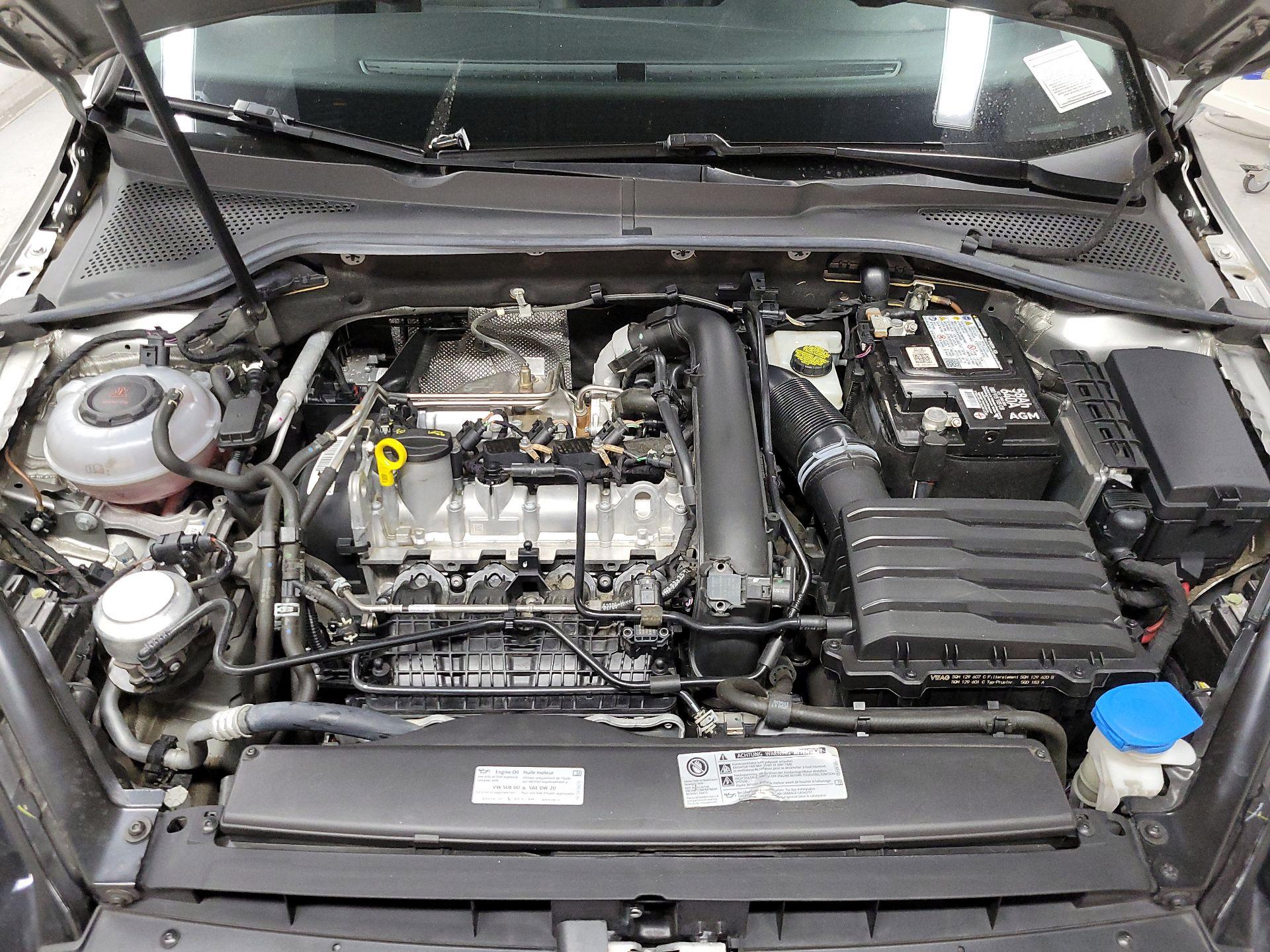 Thumbnail: 2019 Volkswagen Golf - 20