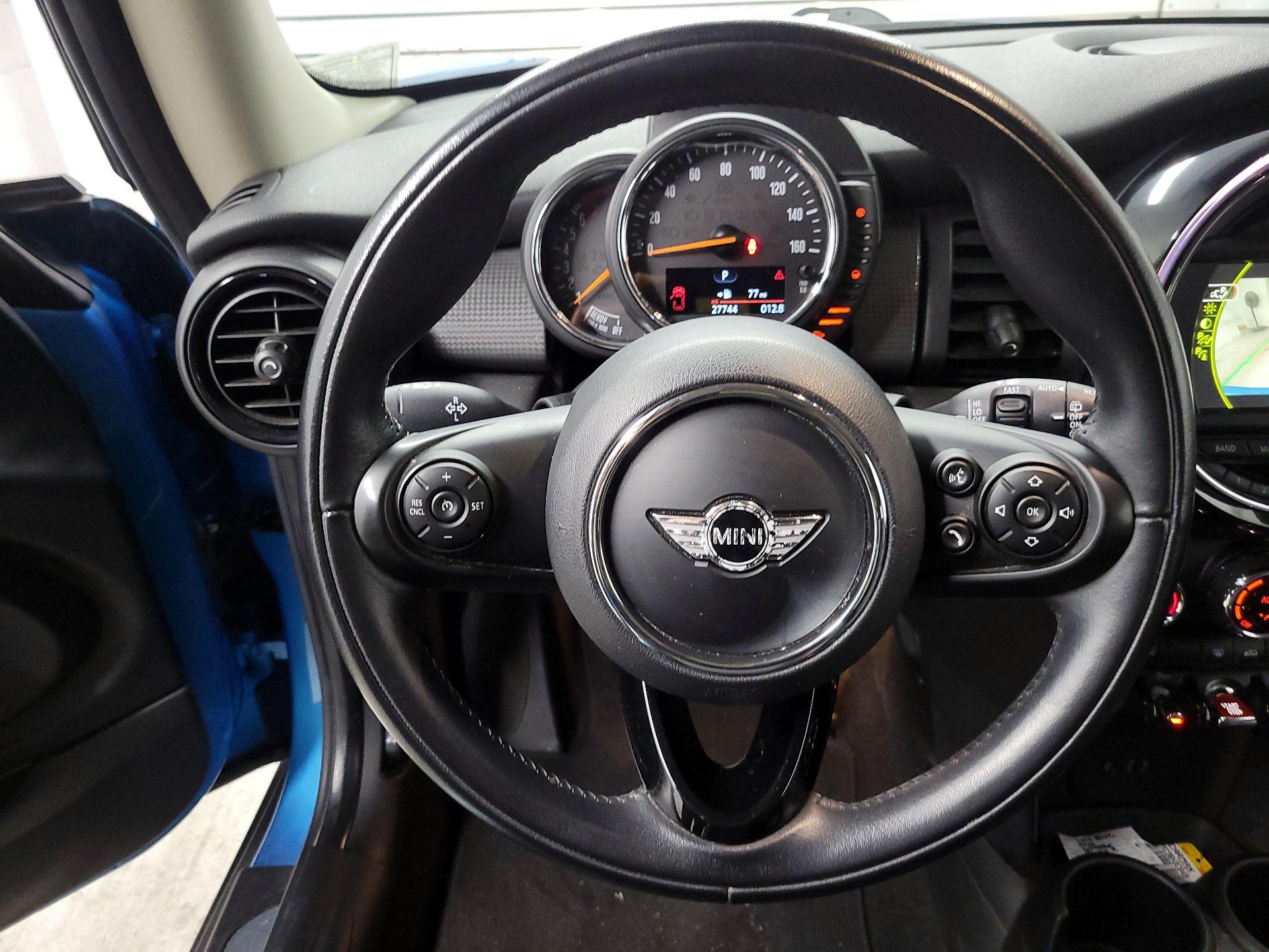 Thumbnail: 2017 MINI Cooper Hardtop - 10