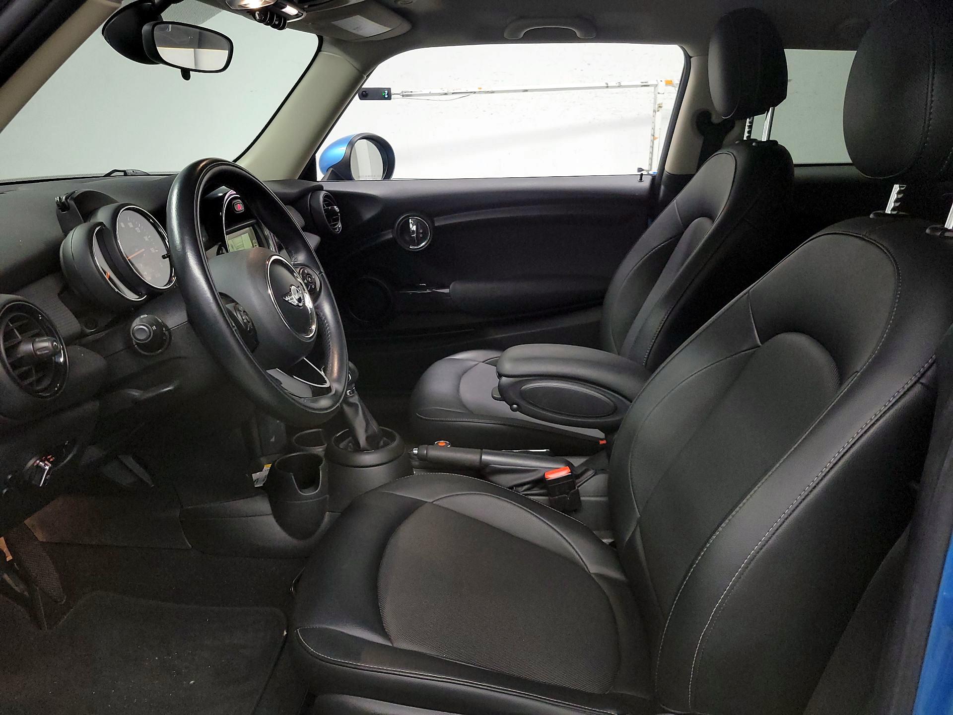 Thumbnail: 2017 MINI Cooper Hardtop - 11