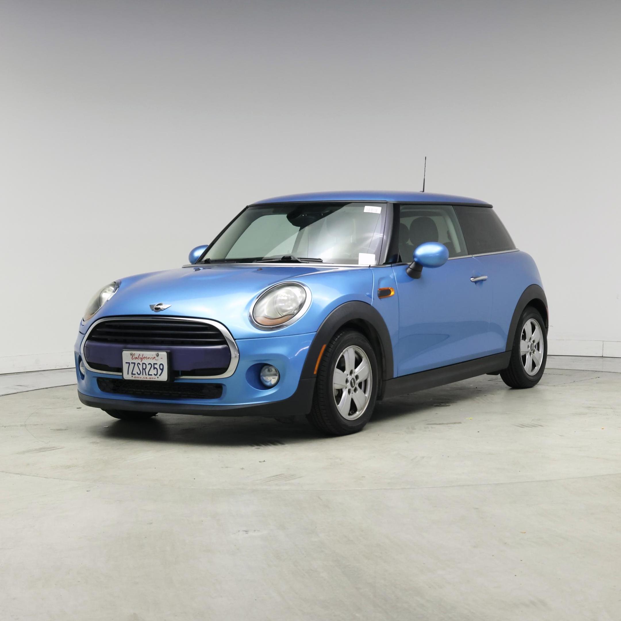 Thumbnail: 2017 MINI Cooper Hardtop - 4