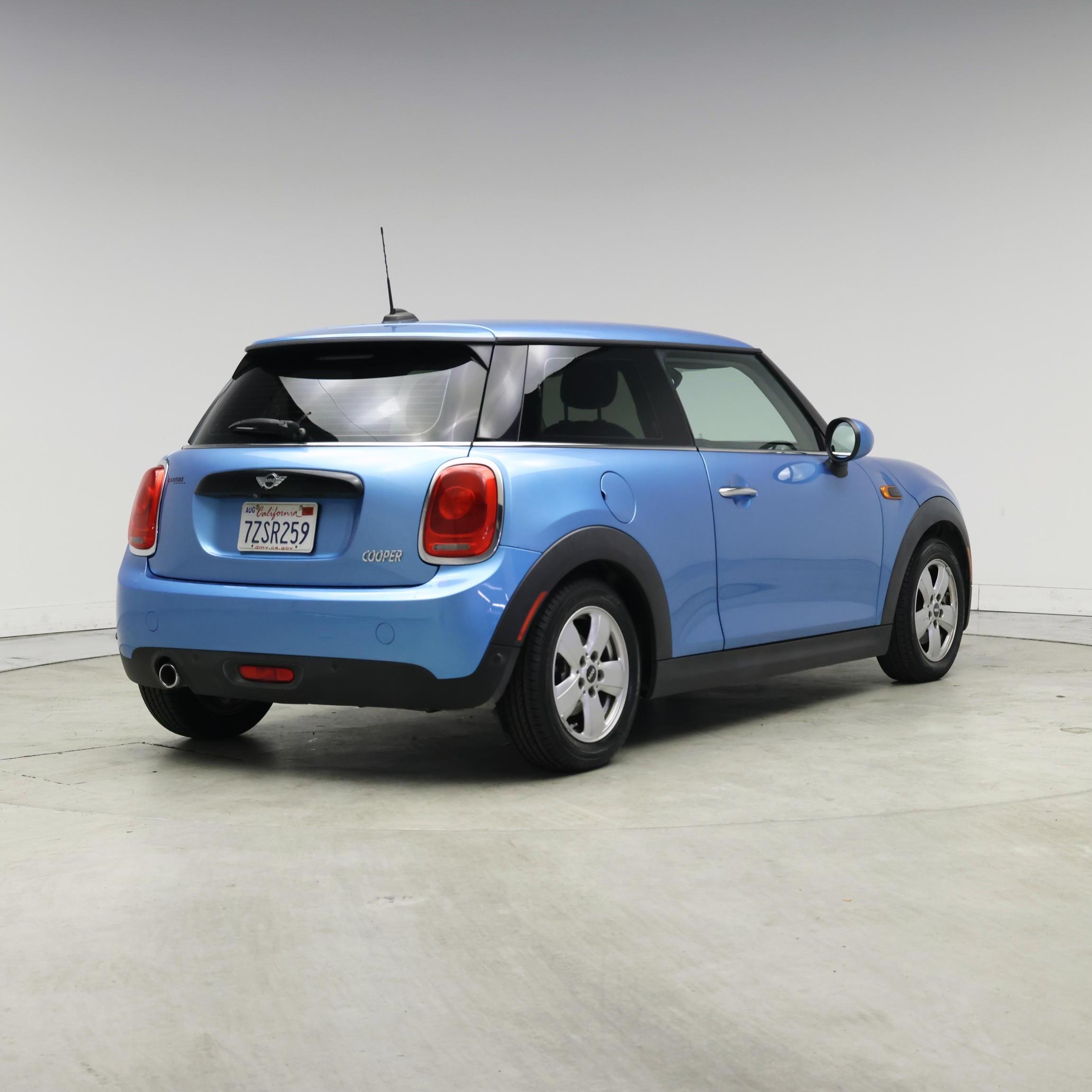 Thumbnail: 2017 MINI Cooper Hardtop - 8
