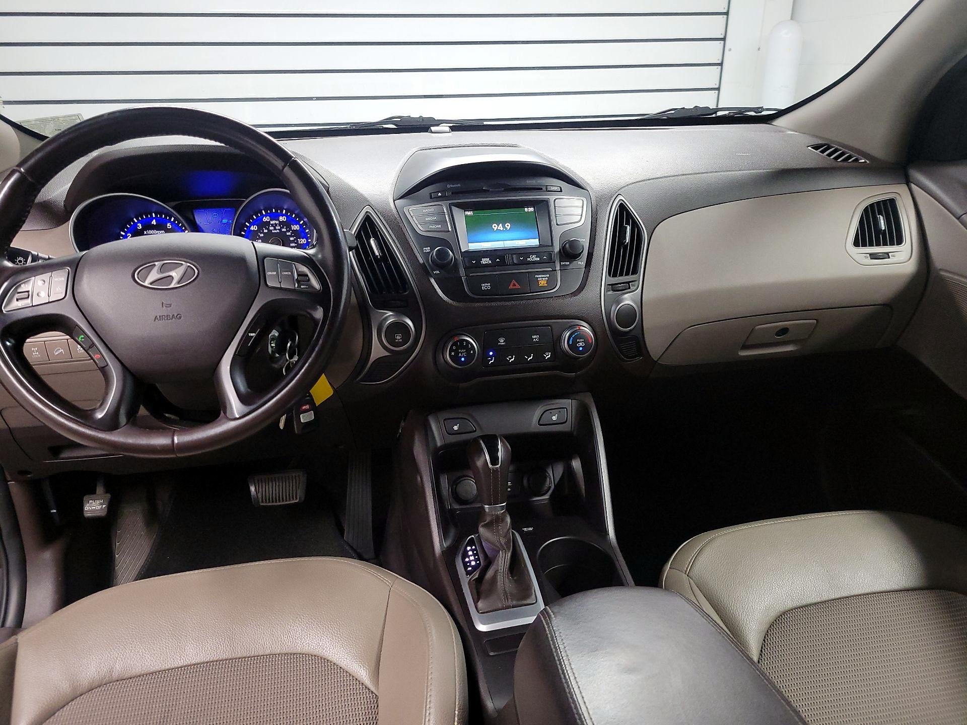 Thumbnail: 2015 Hyundai Tucson - 9