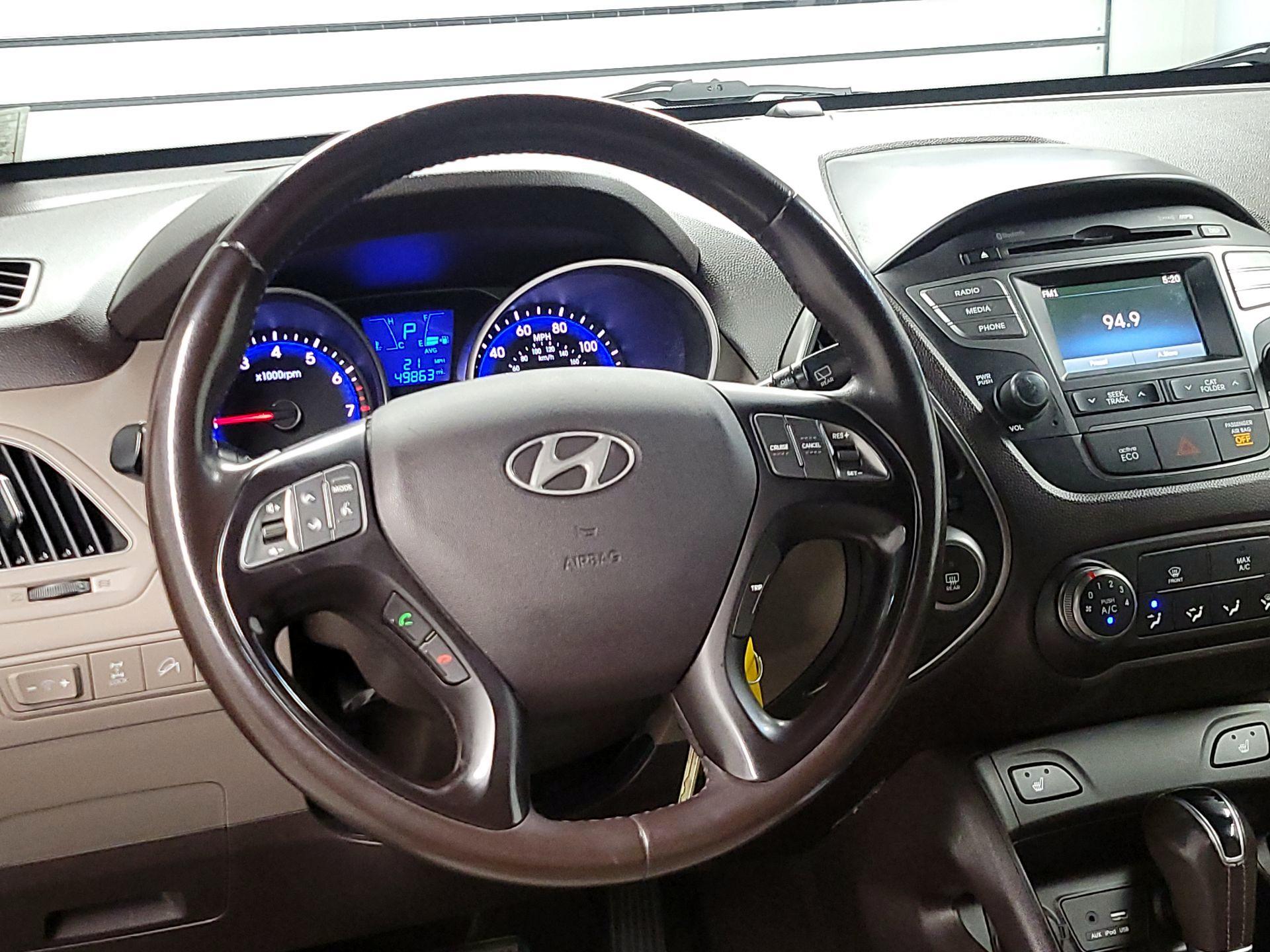 Thumbnail: 2015 Hyundai Tucson - 10