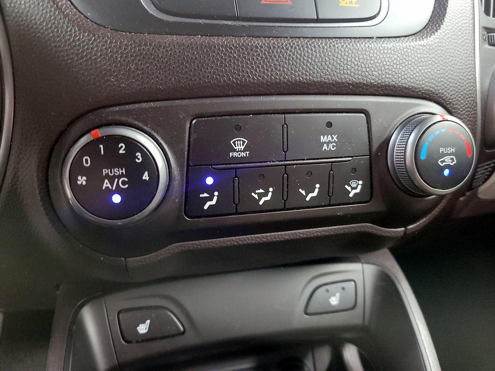 Thumbnail: 2015 Hyundai Tucson - 16