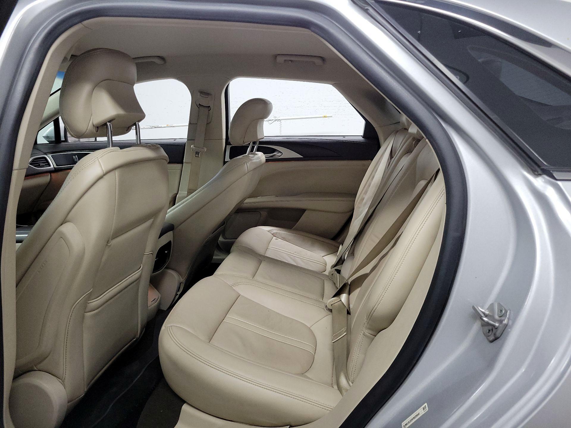 Thumbnail: 2019 Lincoln MKZ - 17