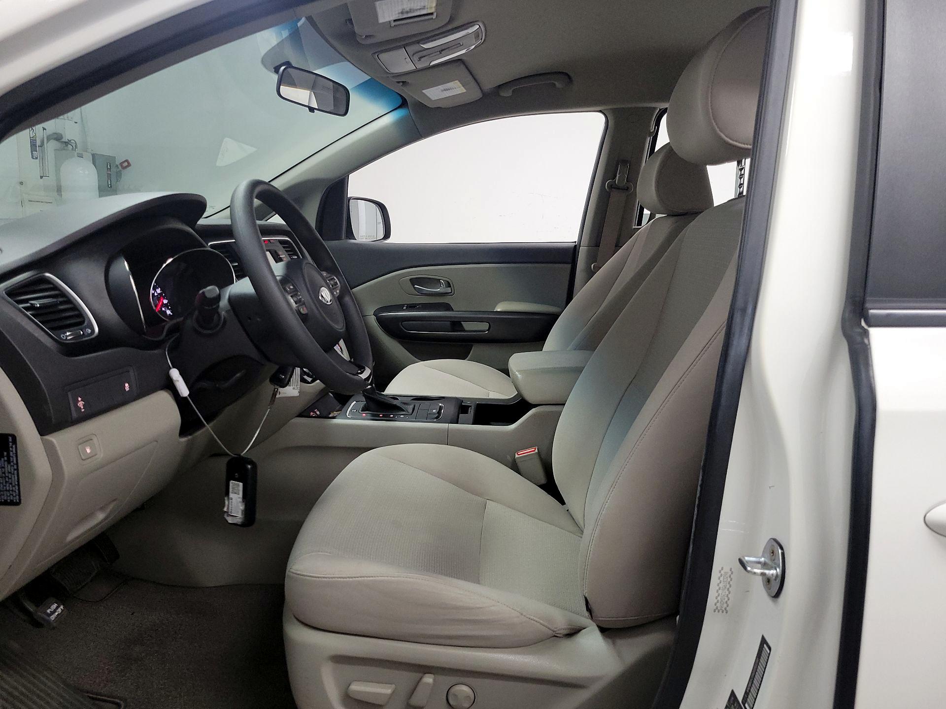 Thumbnail: 2016 Kia Sedona - 11