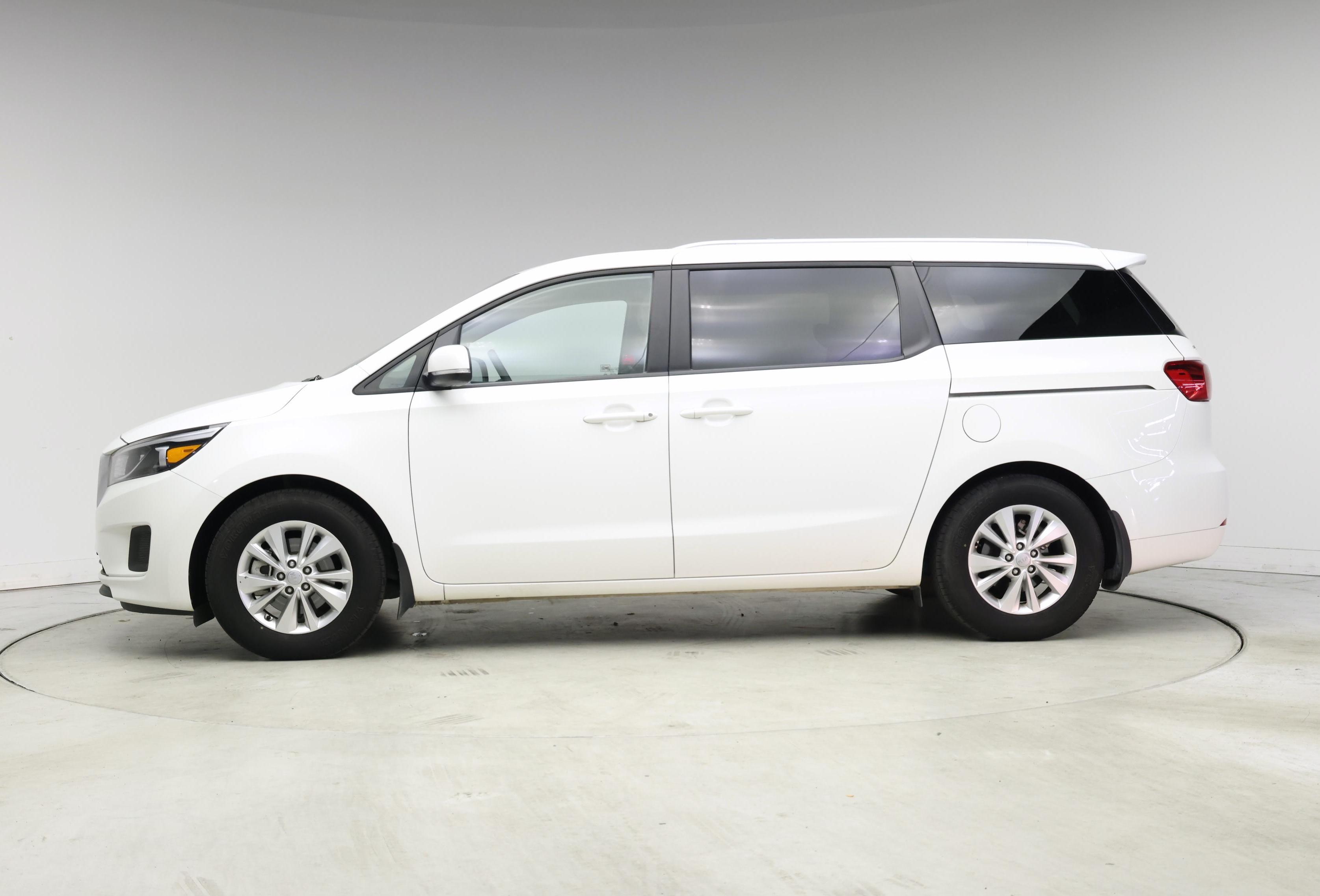 Thumbnail: 2016 Kia Sedona - 3