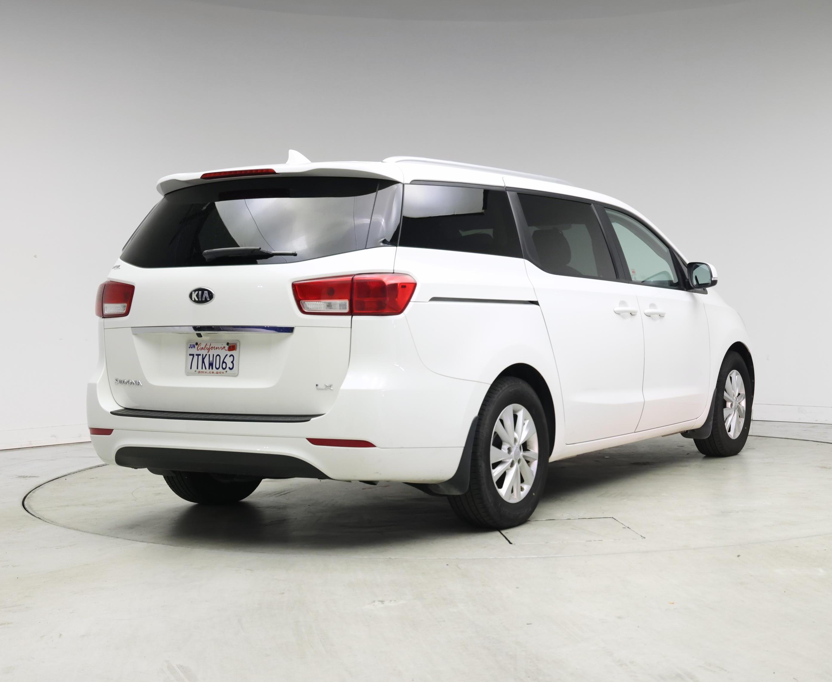 Thumbnail: 2016 Kia Sedona - 8