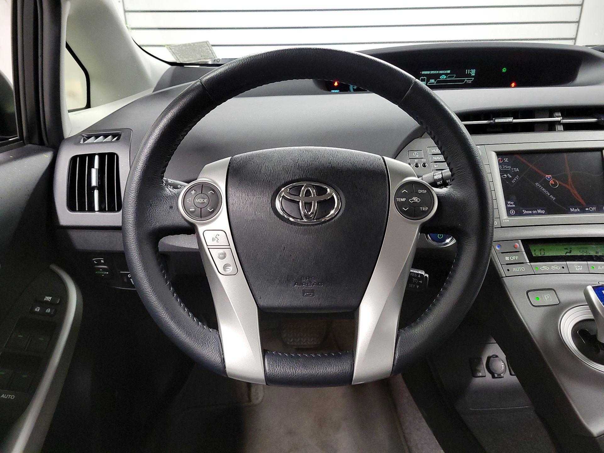Thumbnail: 2014 Toyota Prius - 10