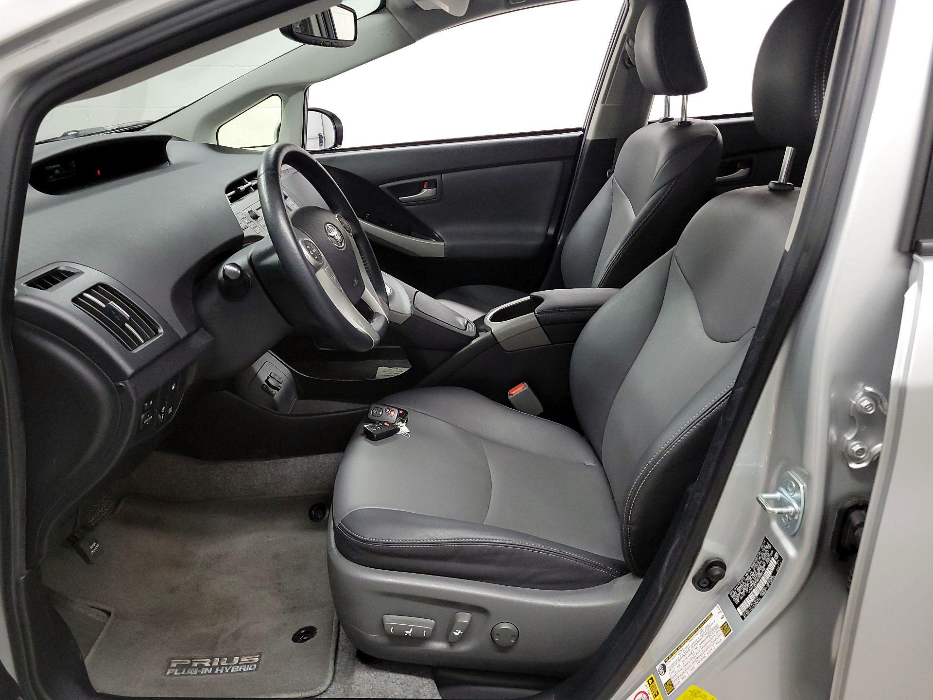 Thumbnail: 2014 Toyota Prius - 11