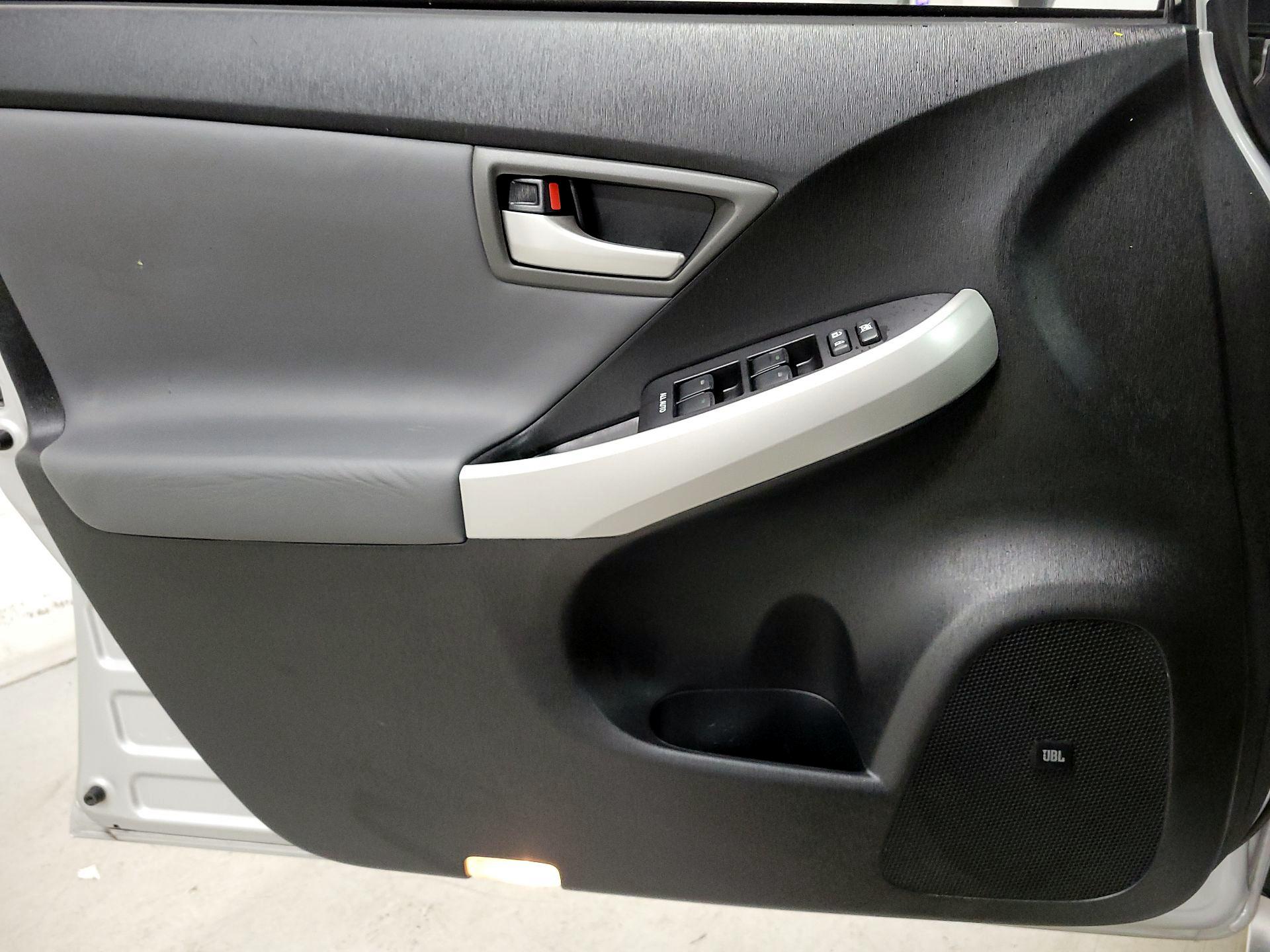 Thumbnail: 2014 Toyota Prius - 12