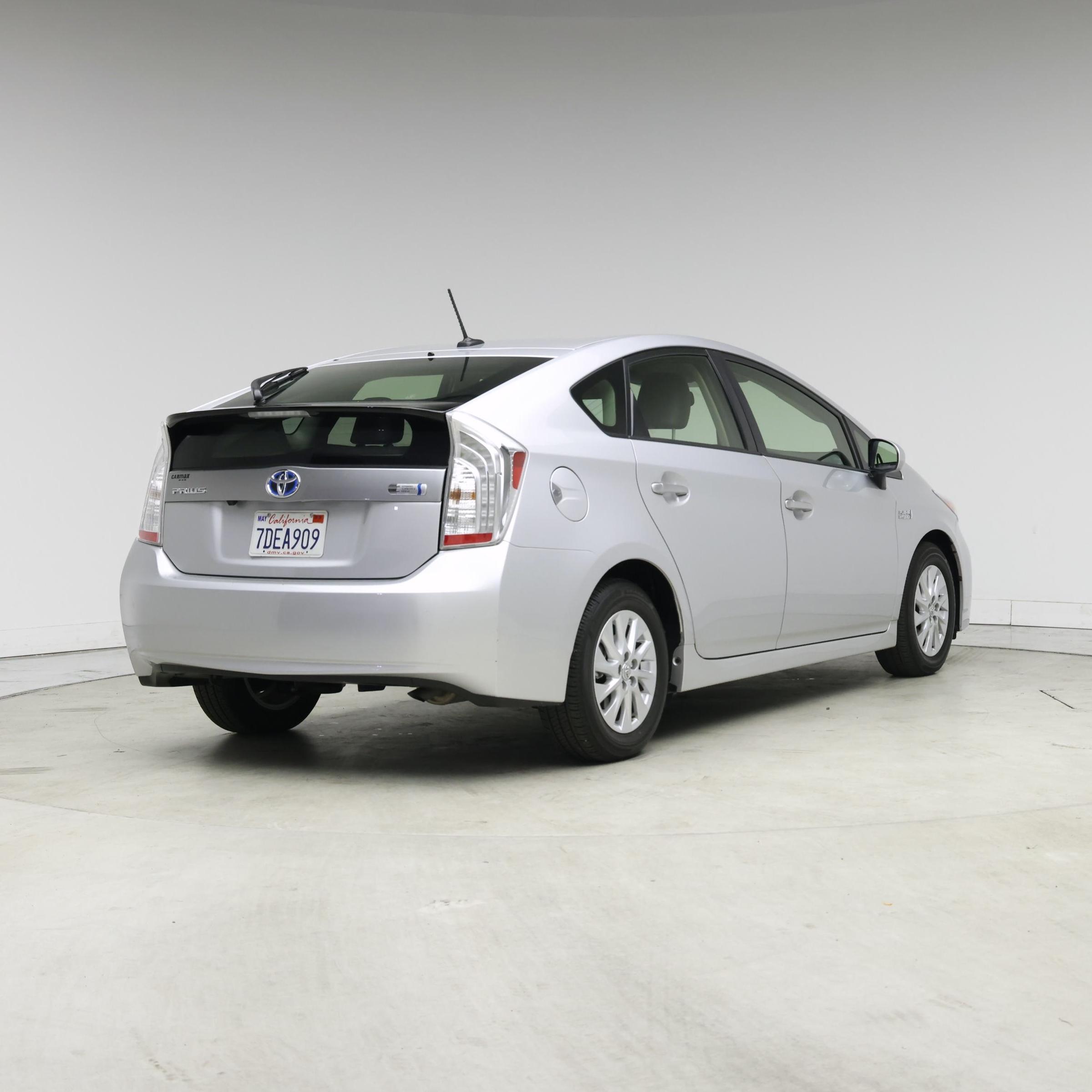 Thumbnail: 2014 Toyota Prius - 8