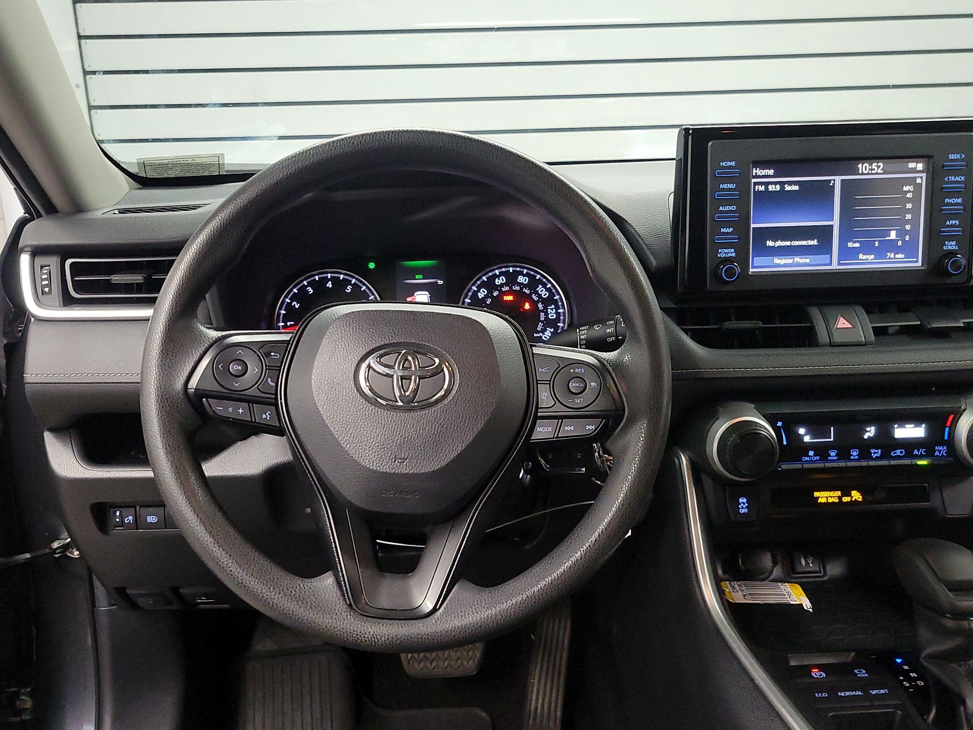 Thumbnail: 2019 Toyota RAV4 - 10