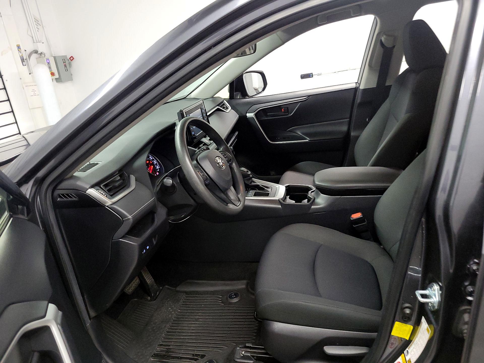 Thumbnail: 2019 Toyota RAV4 - 11