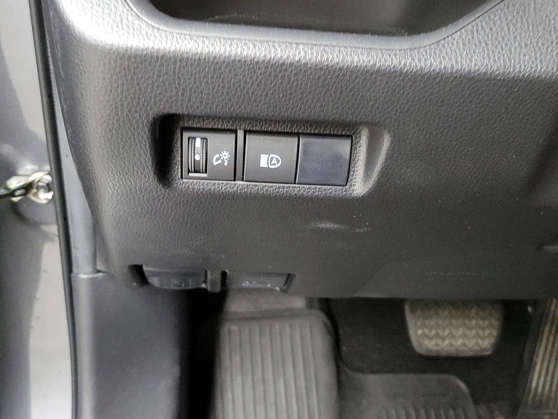 Thumbnail: 2019 Toyota RAV4 - 13