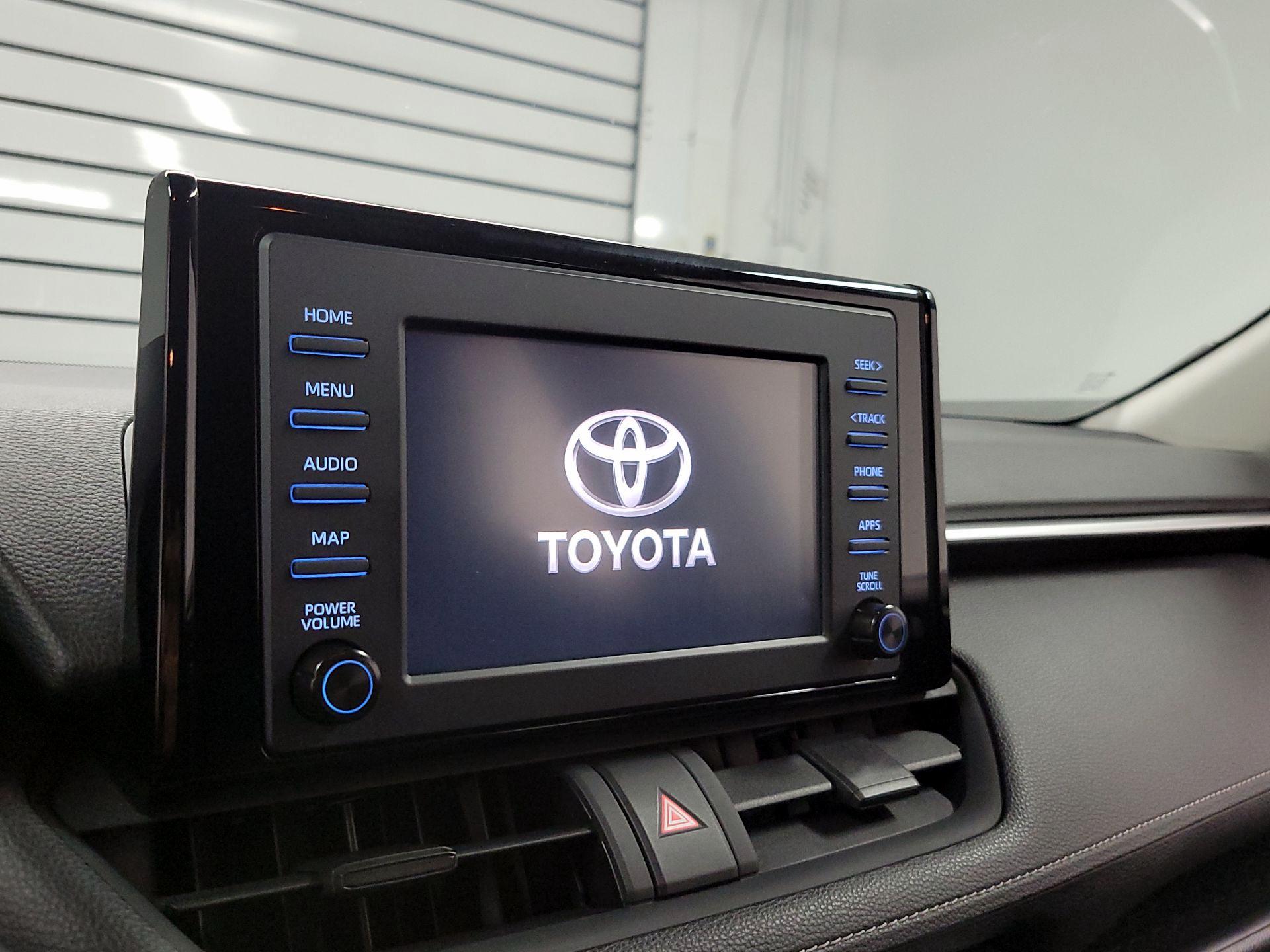 Thumbnail: 2019 Toyota RAV4 - 14